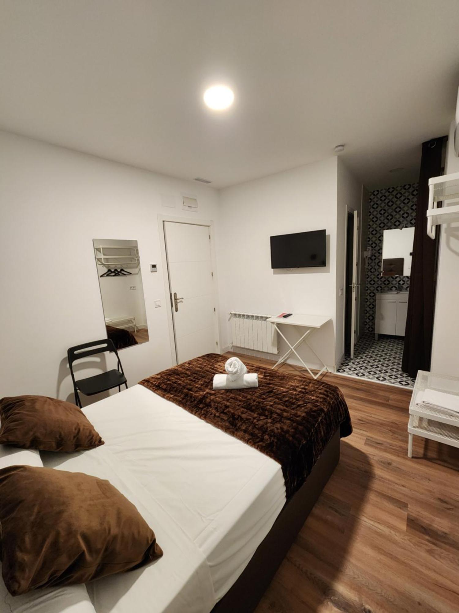 Double Room Private Bathroom