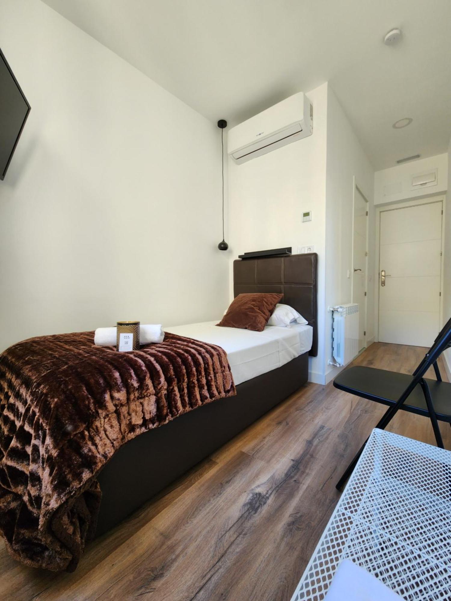 Single Room Private Bathroom