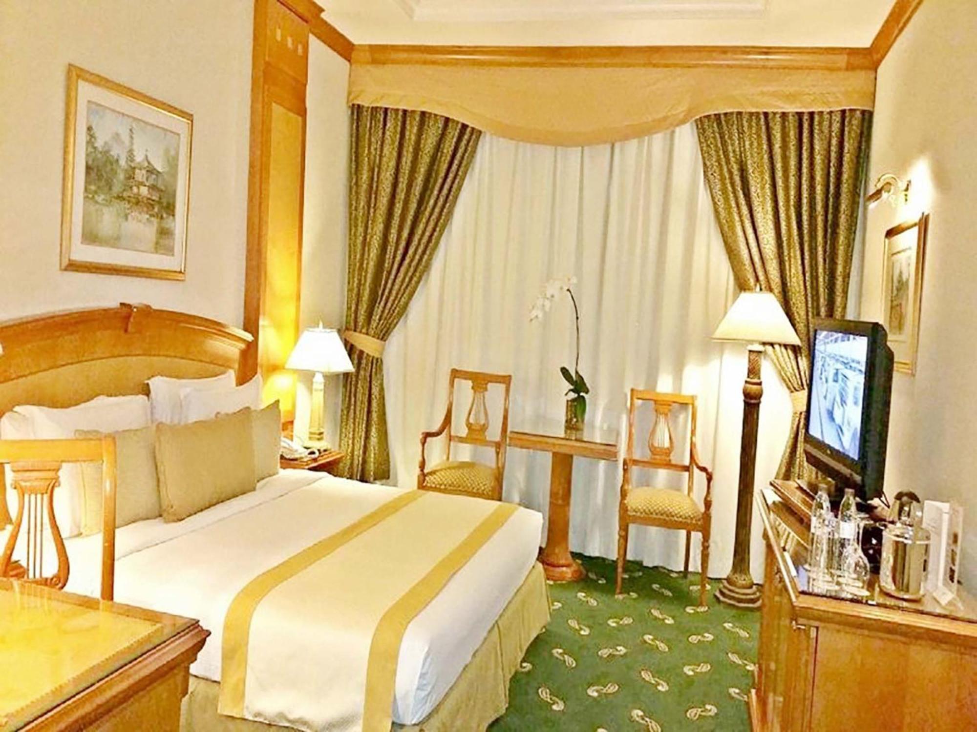 Deluxe Double Room Extra Bed on F&B,1508004037:JPEG