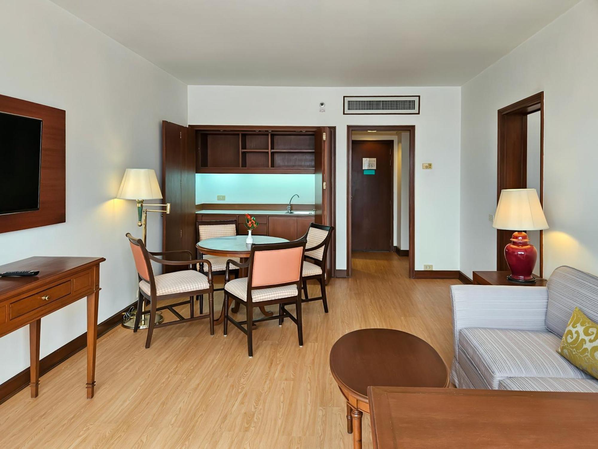 One Bedroom Suite