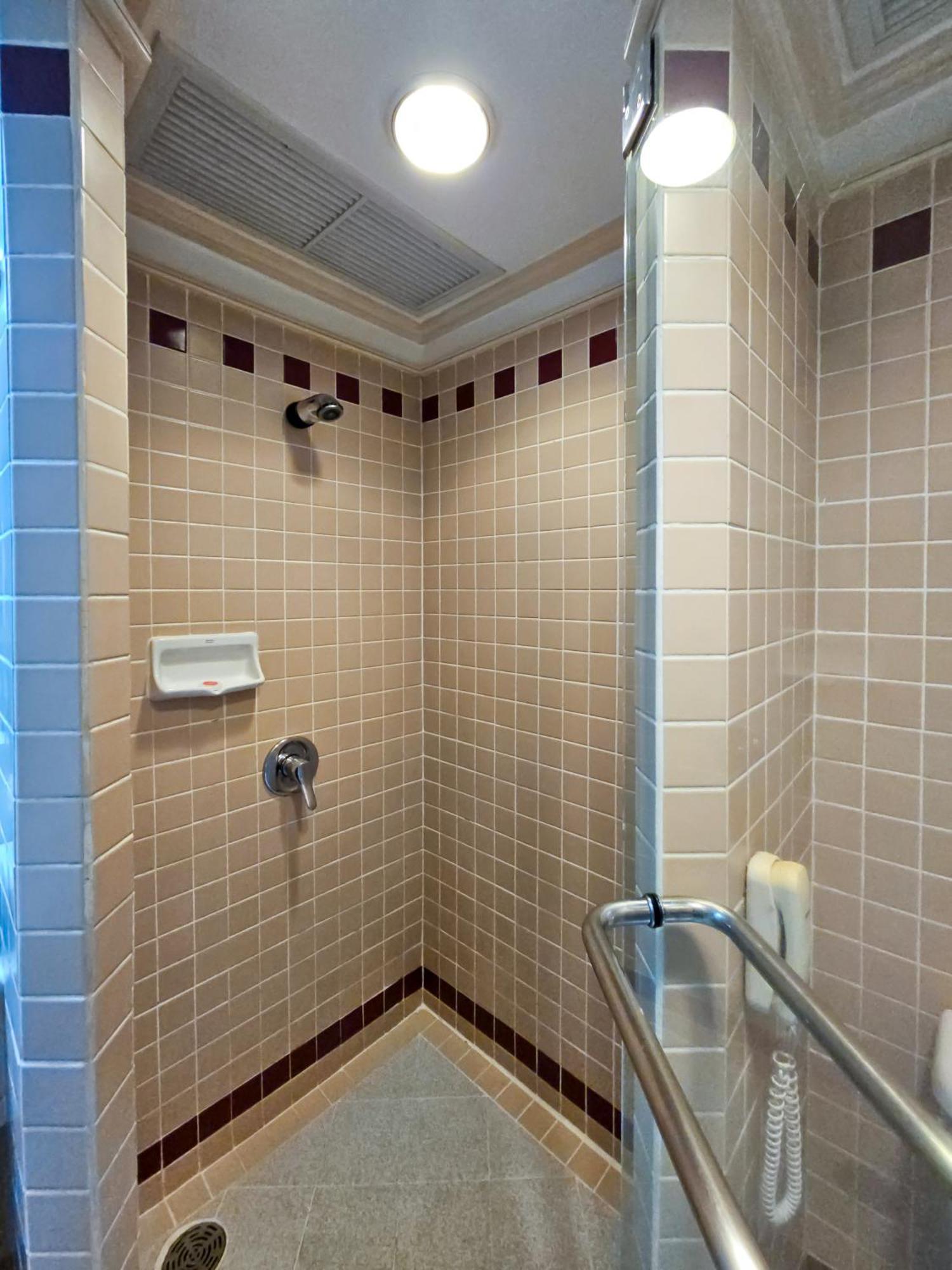 Deluxe High Floor