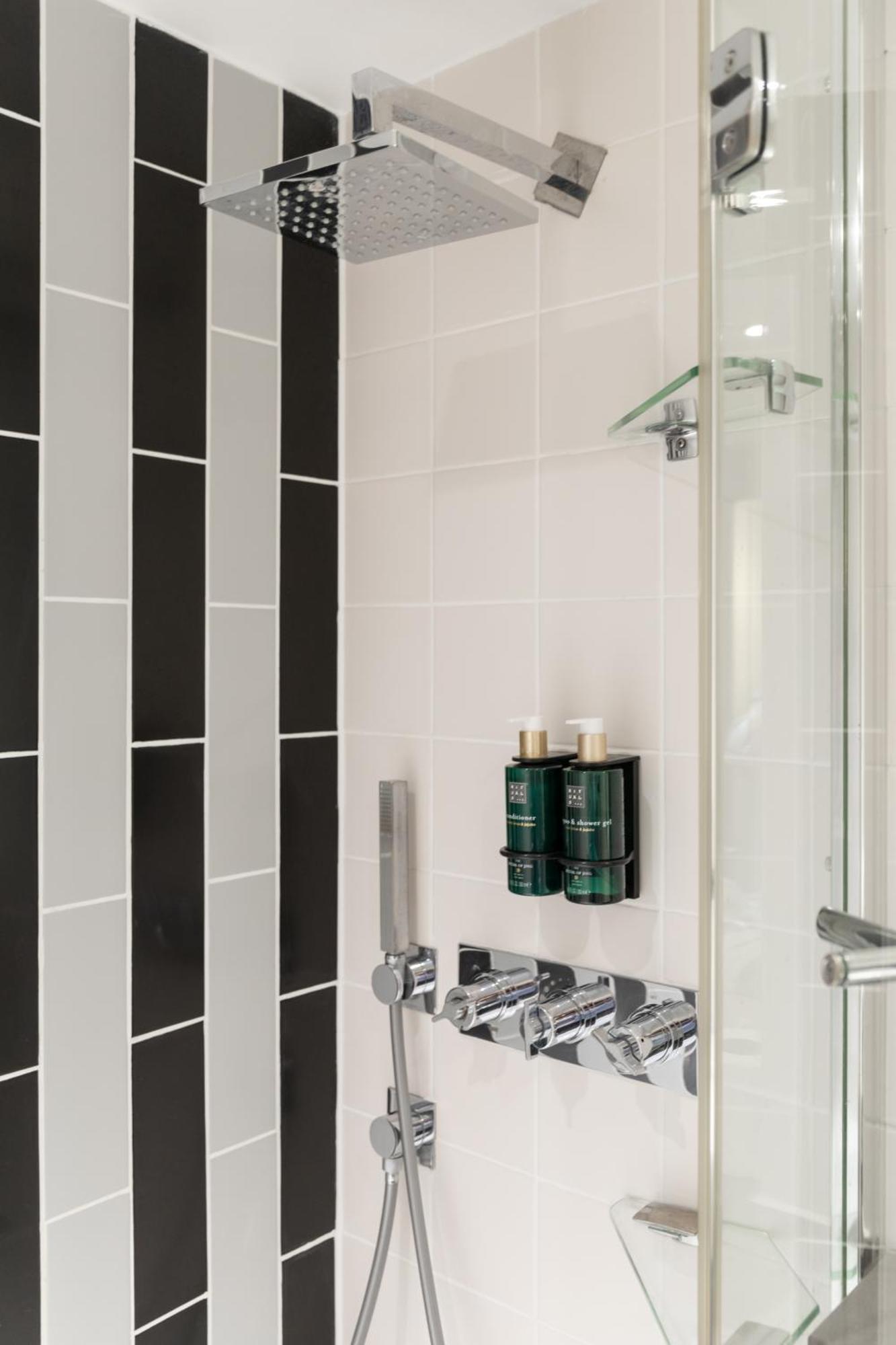 Executive Suite - Split-level