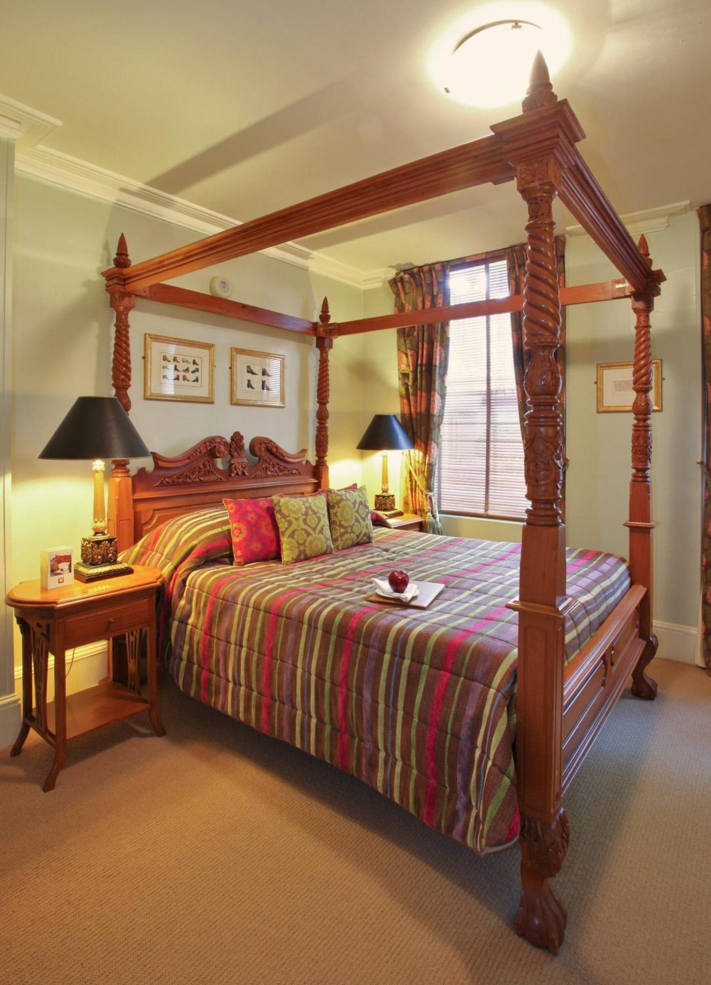 Luxe Kamer Met Hemelbed