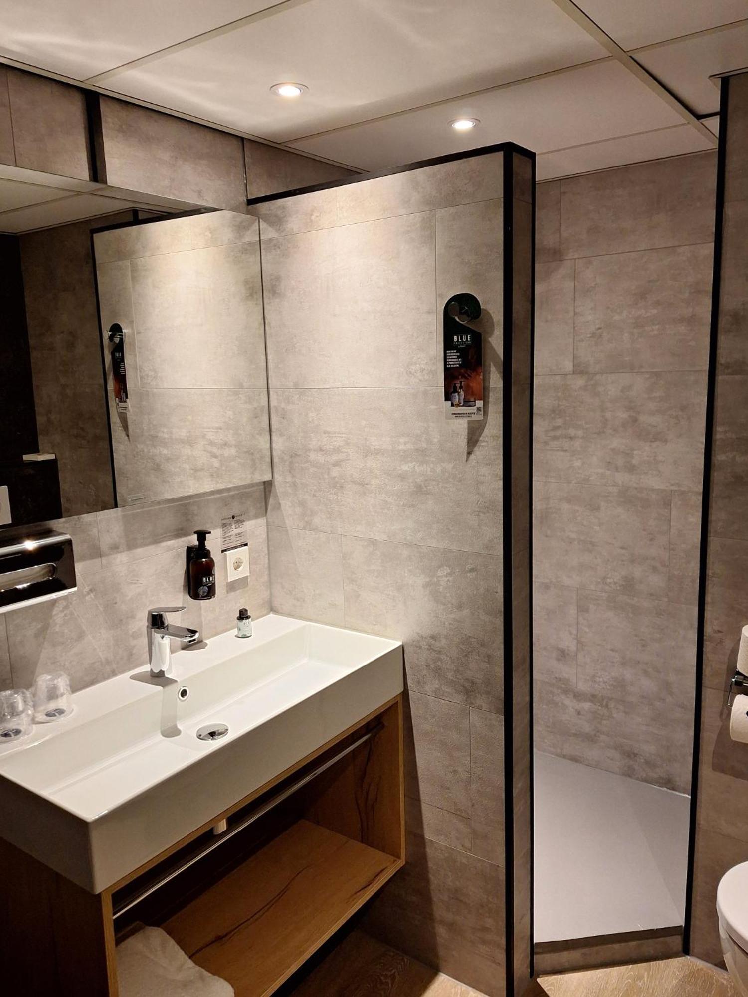 Junior Suite,1563260767:JPEG
