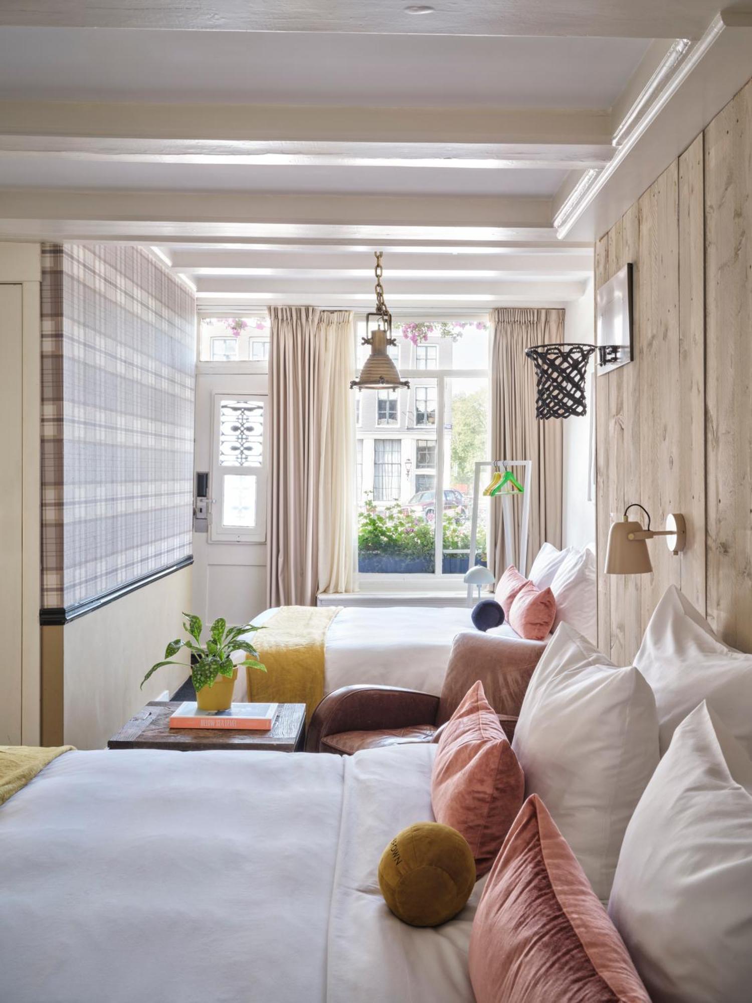 Extra Grote Kamer met Uitzicht op de Gracht