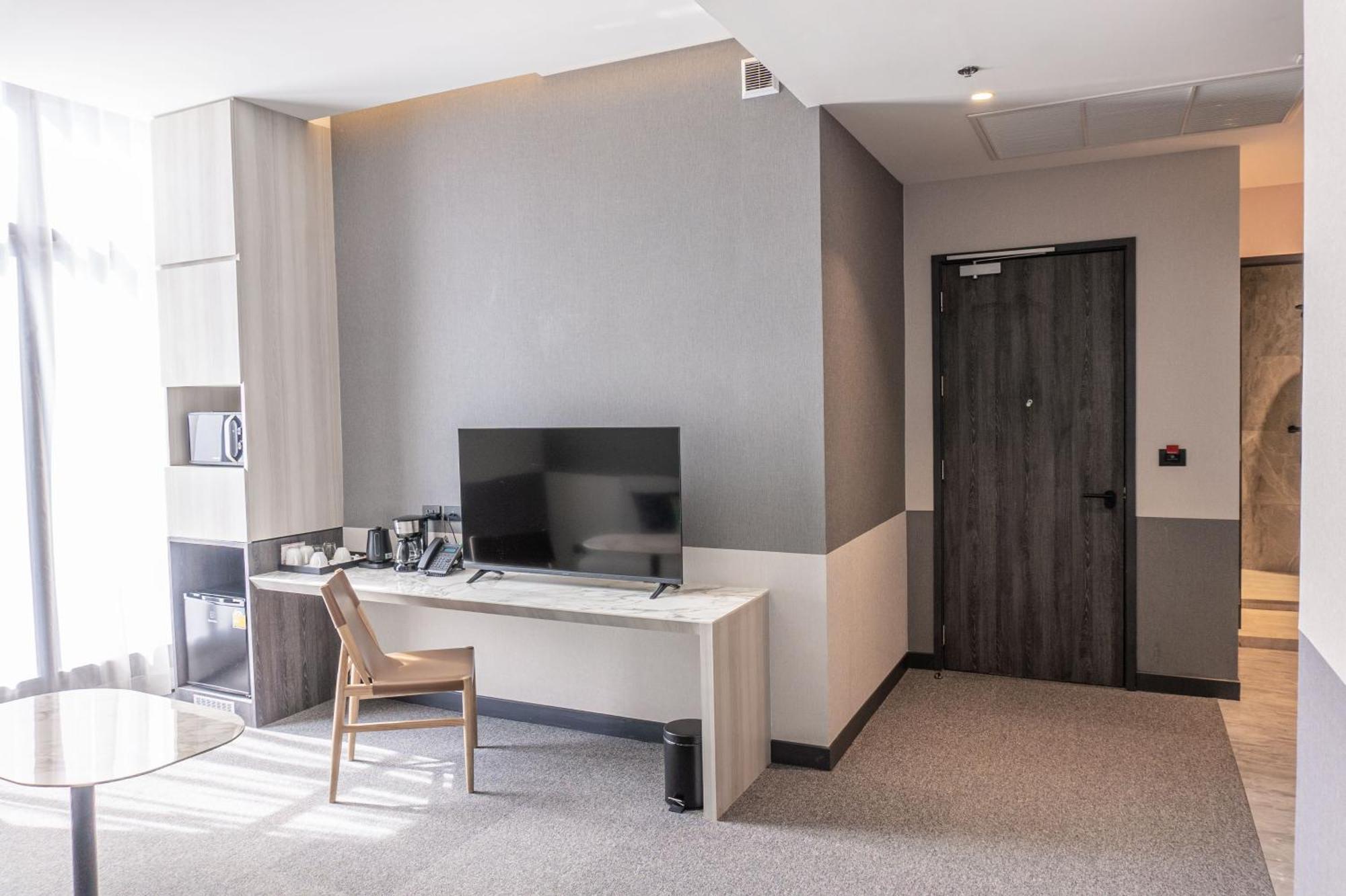 One-Bedroom Premier Queen Suite