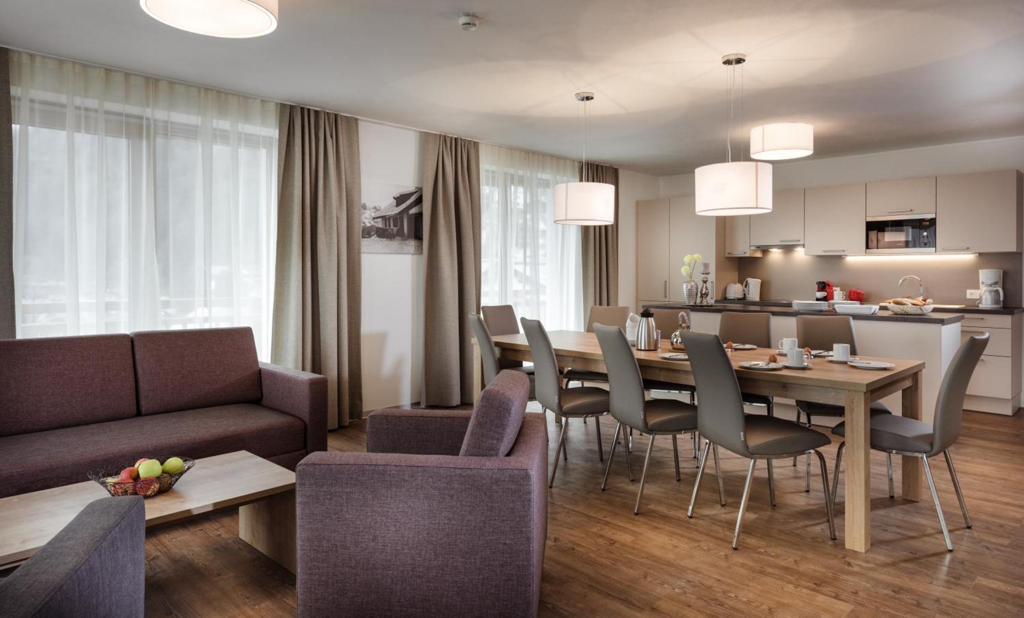 Deluxe Four-Bedroom Apartment