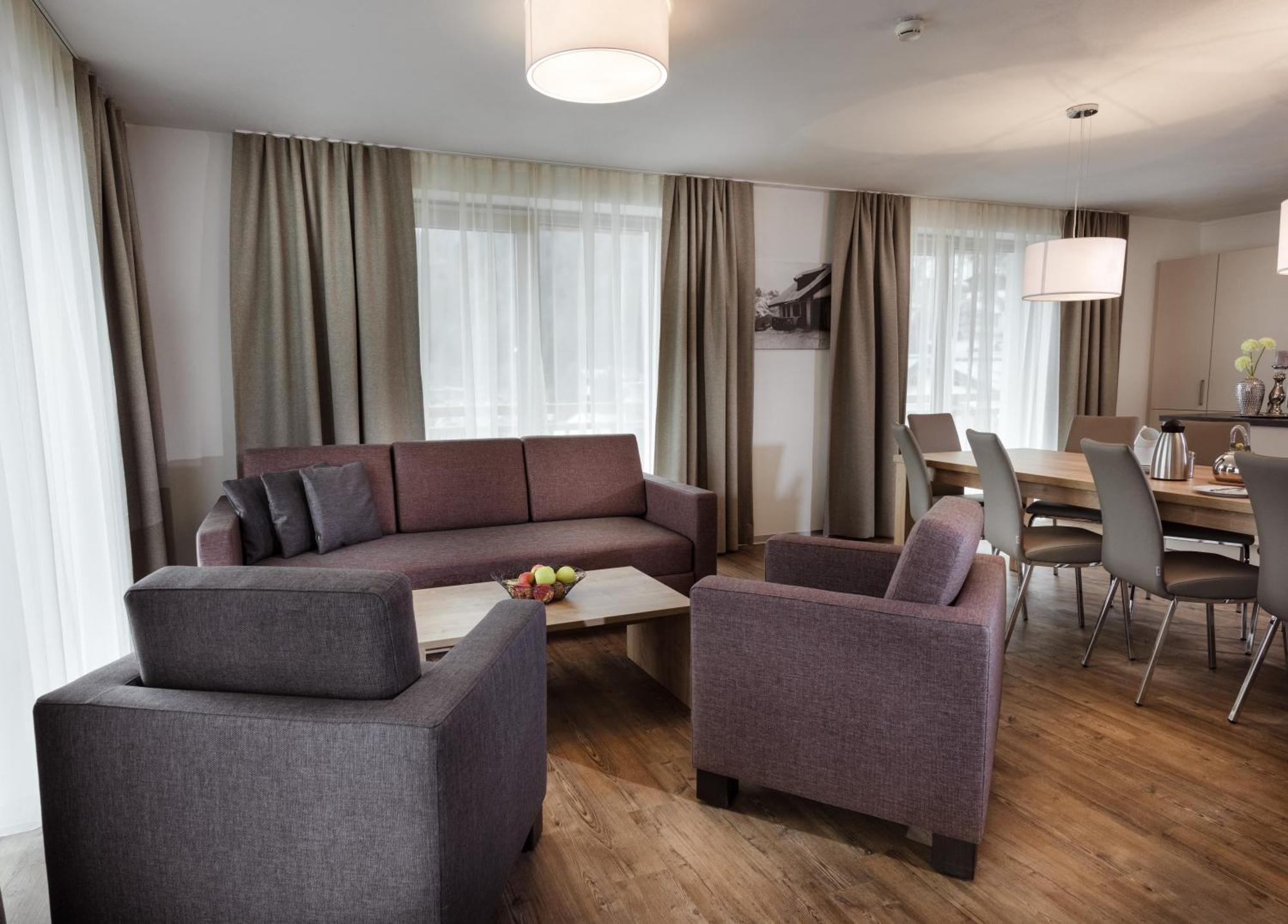 Deluxe Four-Bedroom Apartment