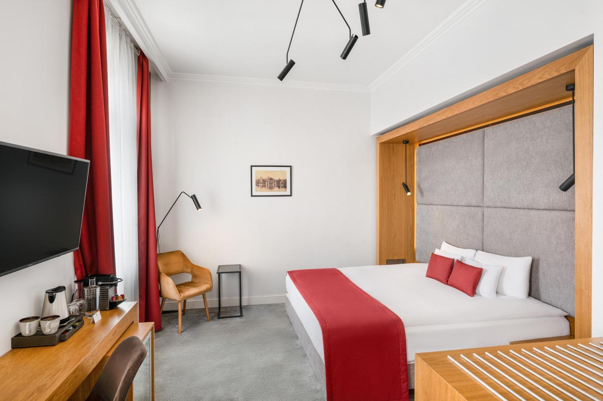 Superior Double Room,1525206766:JPEG