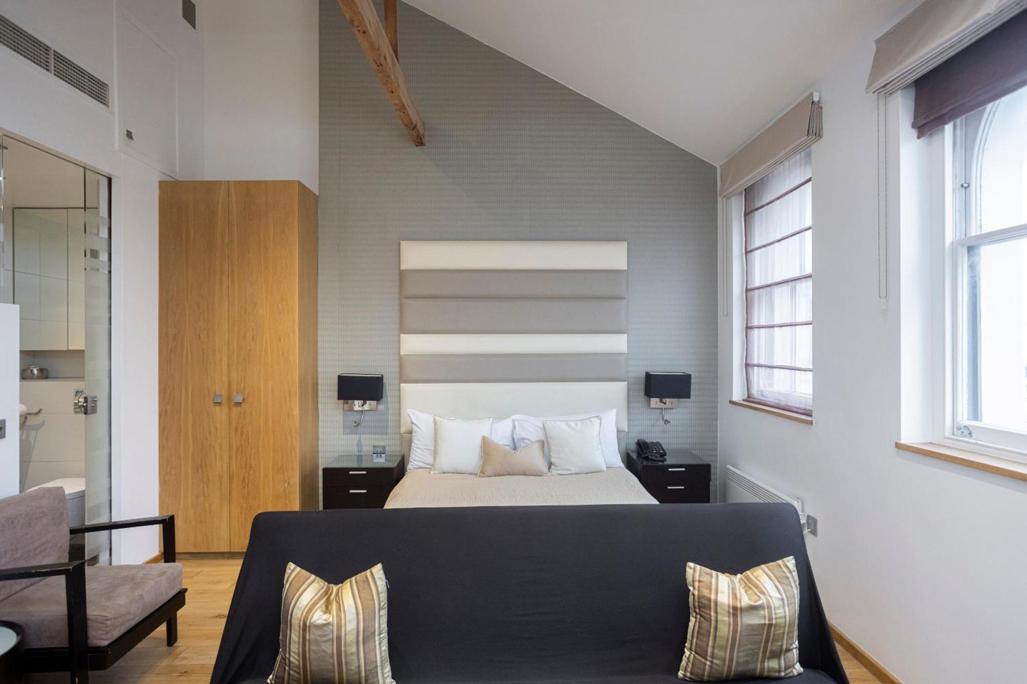 Premium Studio,1527589315:JPEG