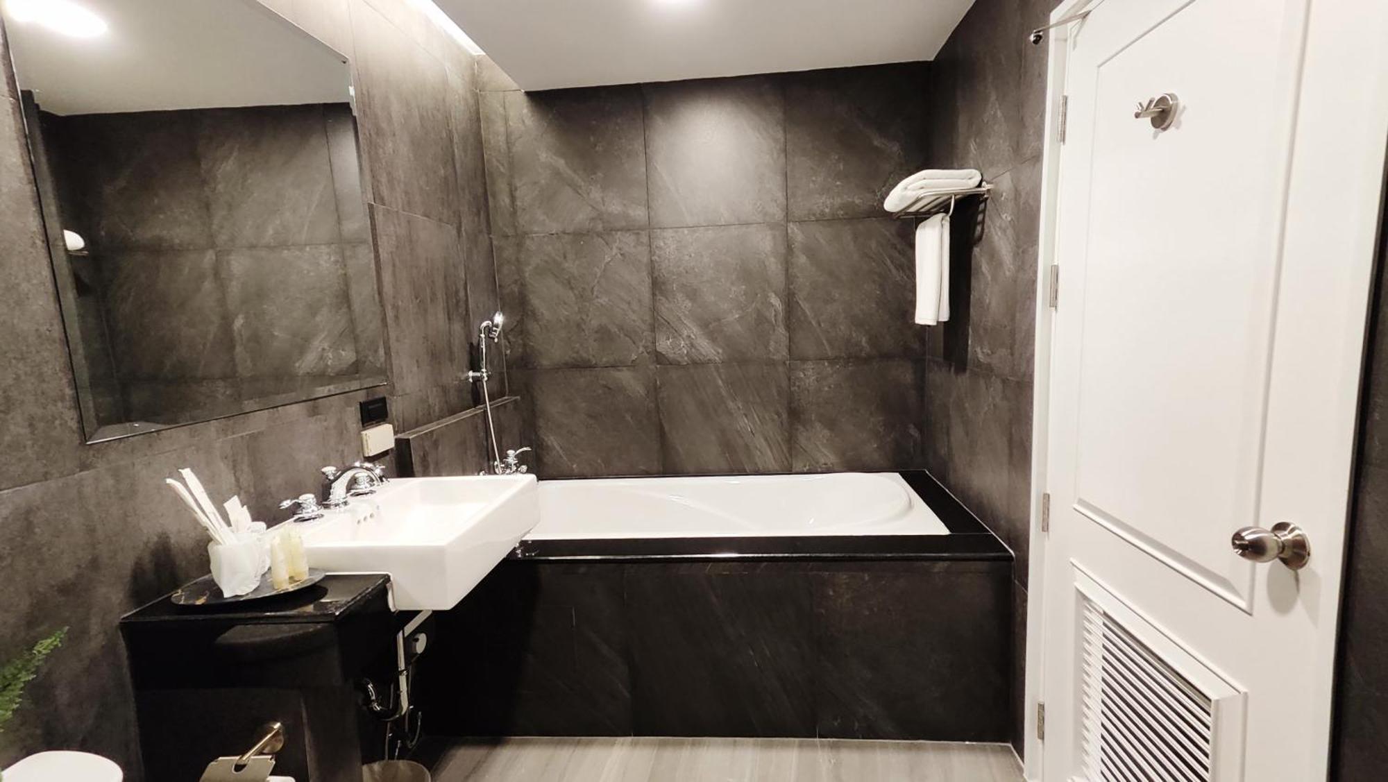 Grand Premier Room