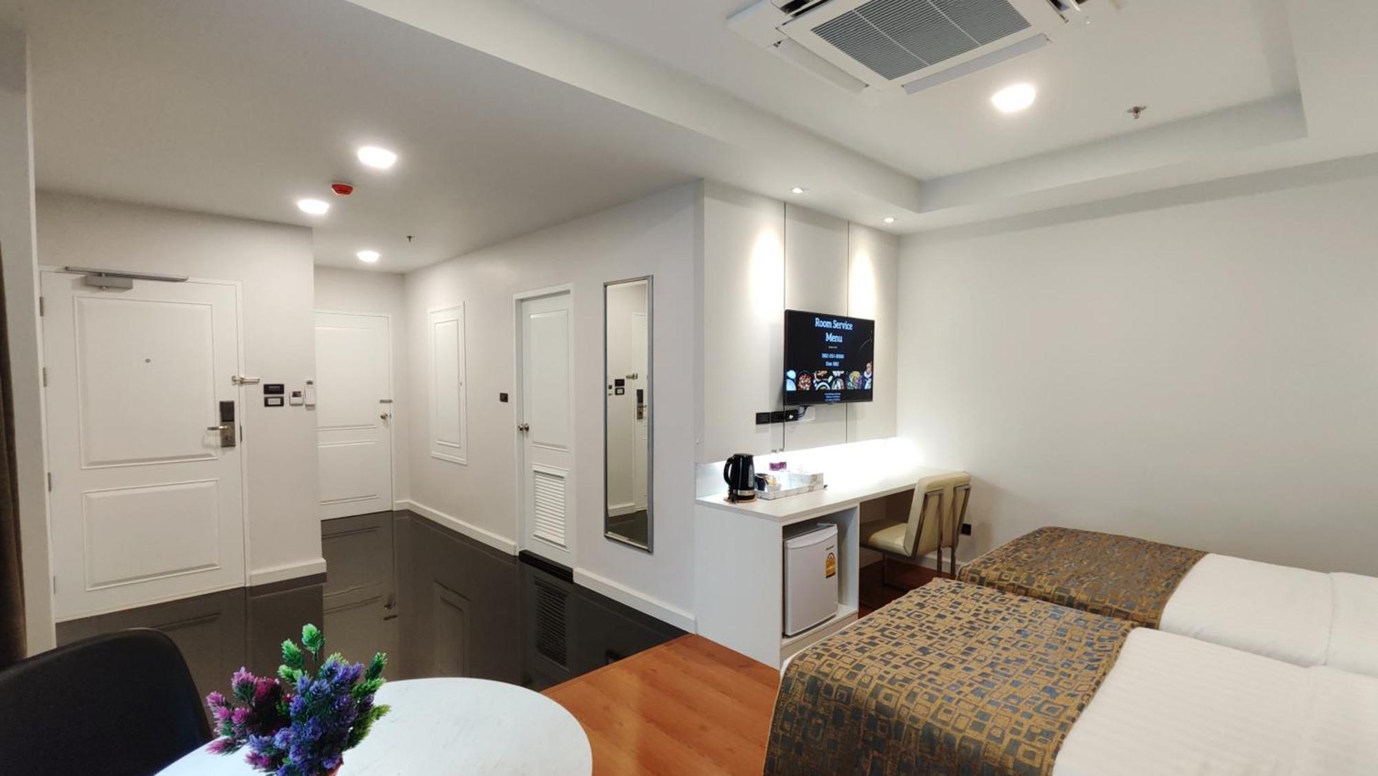 Grand Premier Room