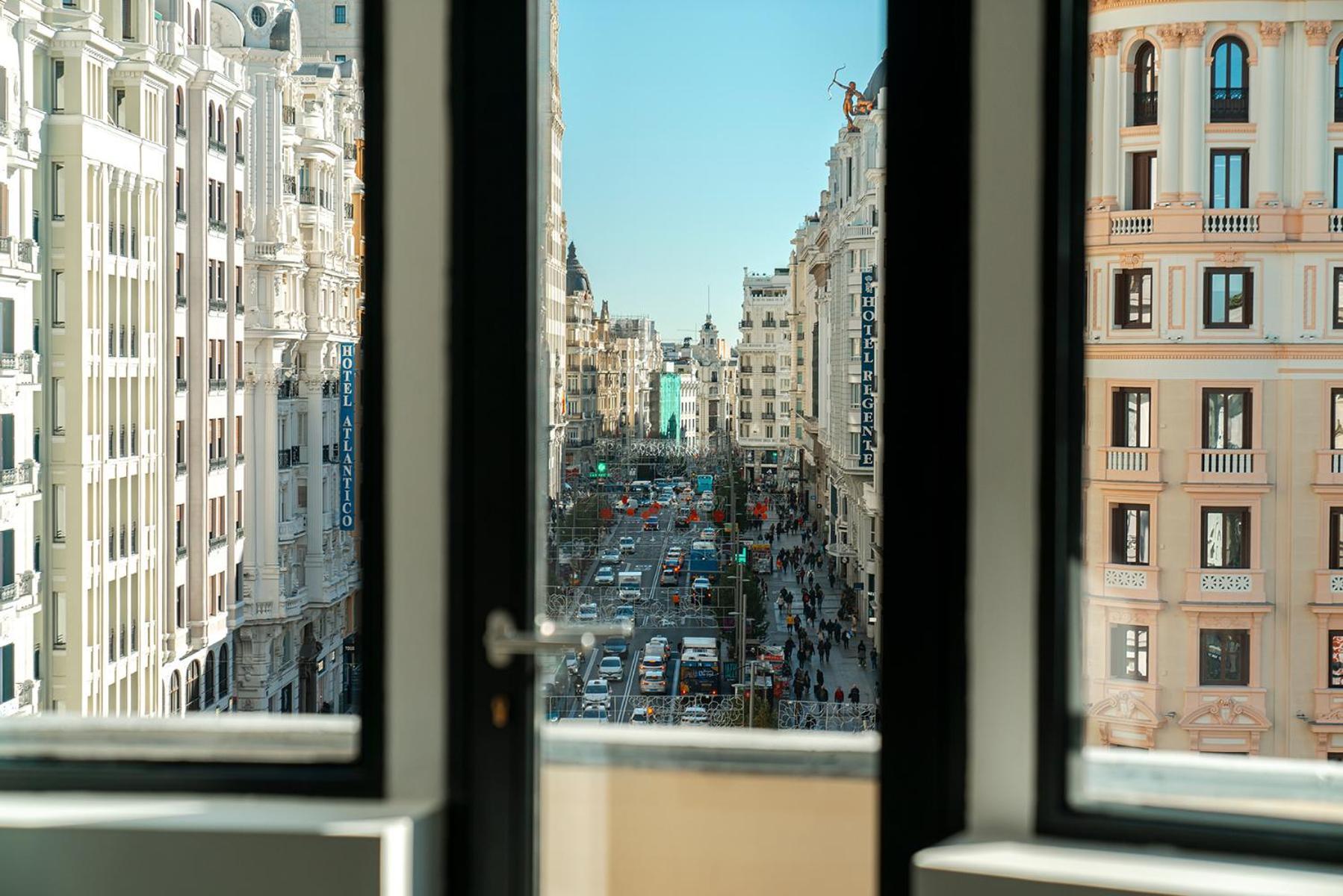 Deluxe Double Room Gran Via Views