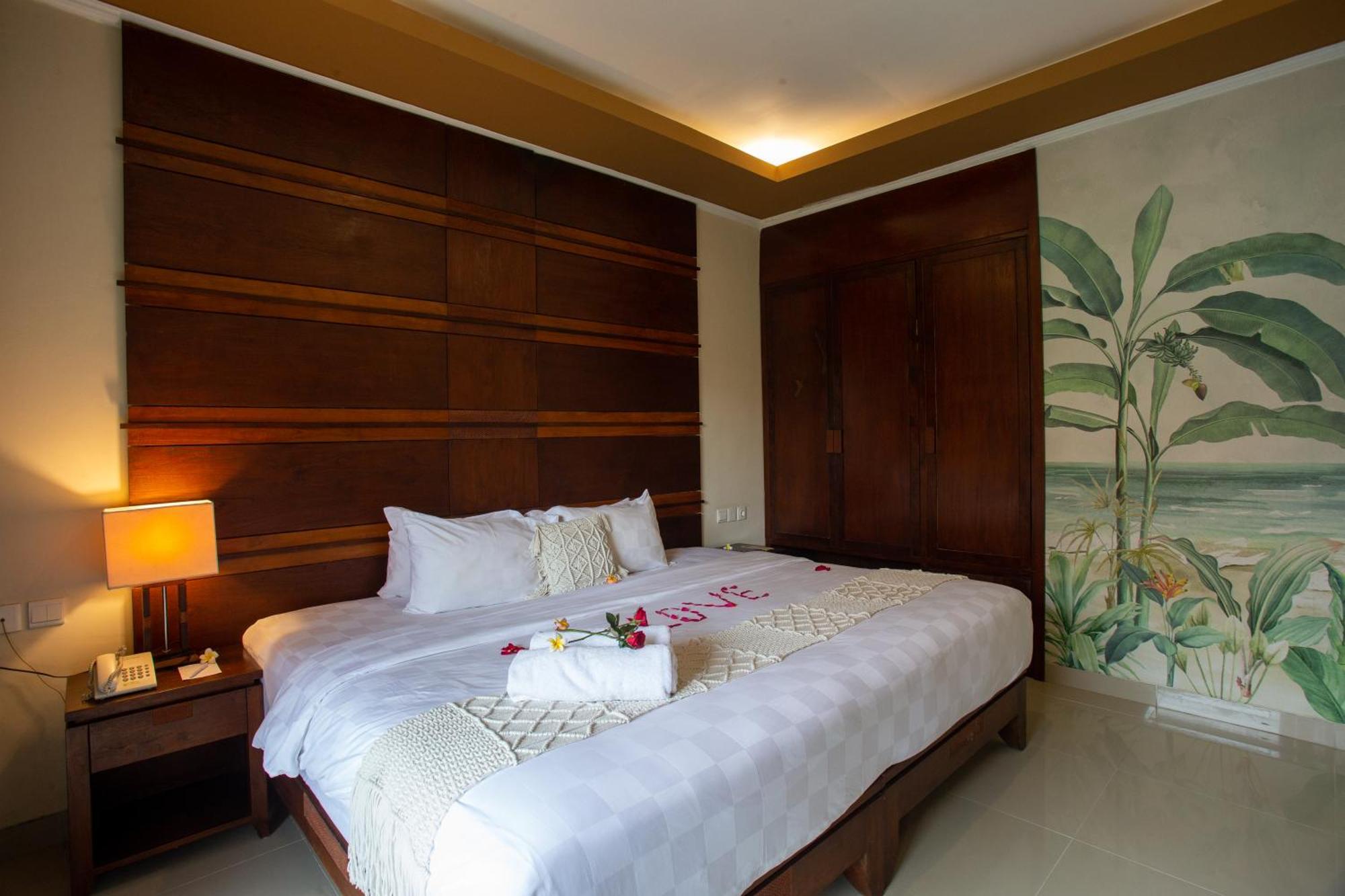 Deluxe Double or Twin Room Pool View