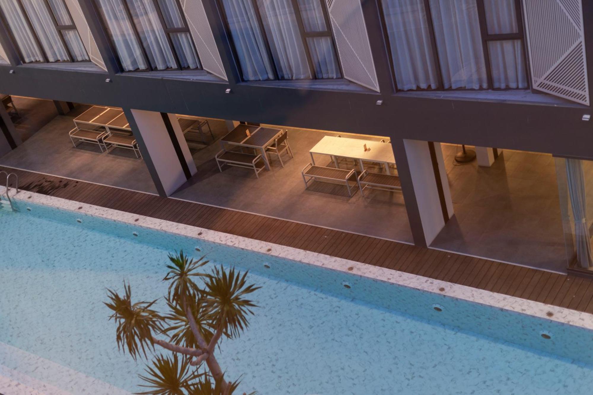 Twin Room Pool View