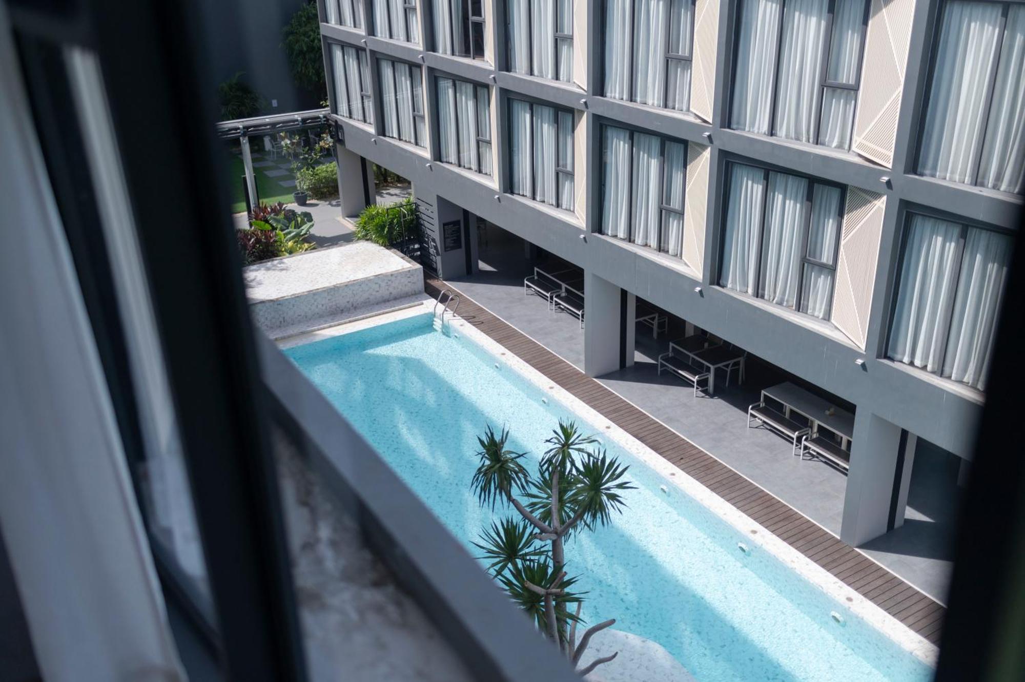 Twin Room Pool View