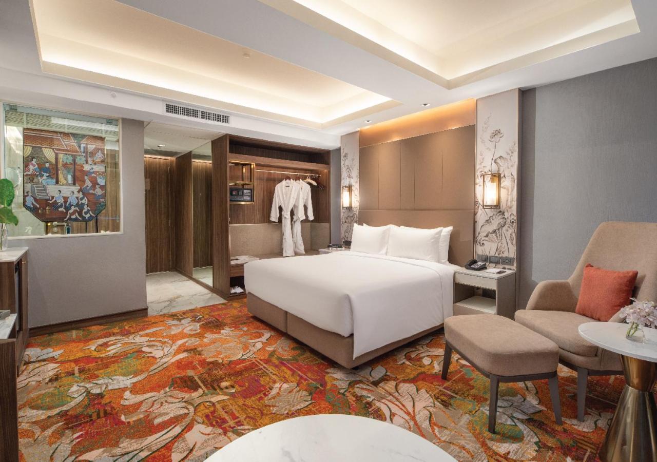 Deluxe Queen Room