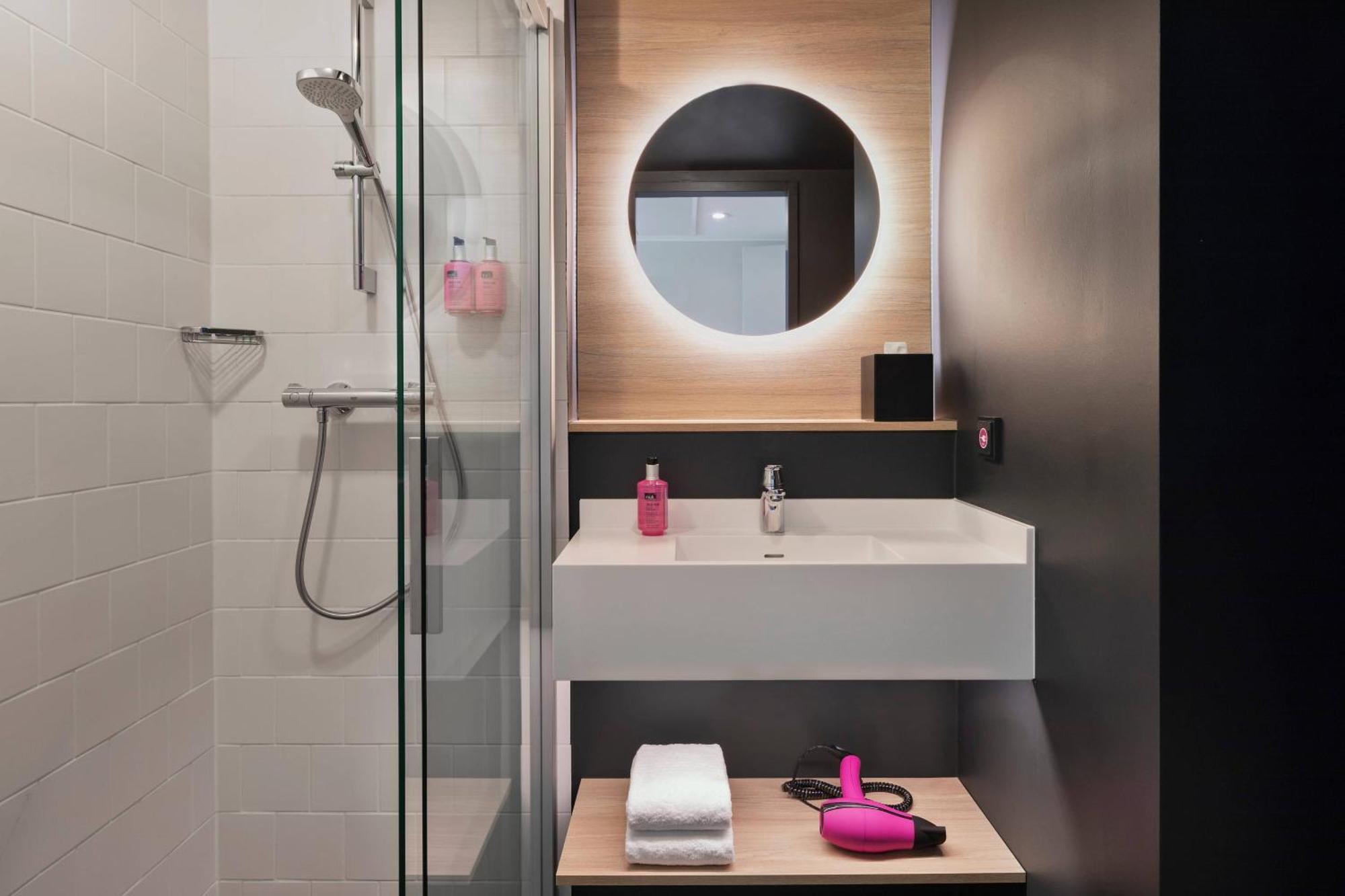 Moxy Kamer met Queensize Bed