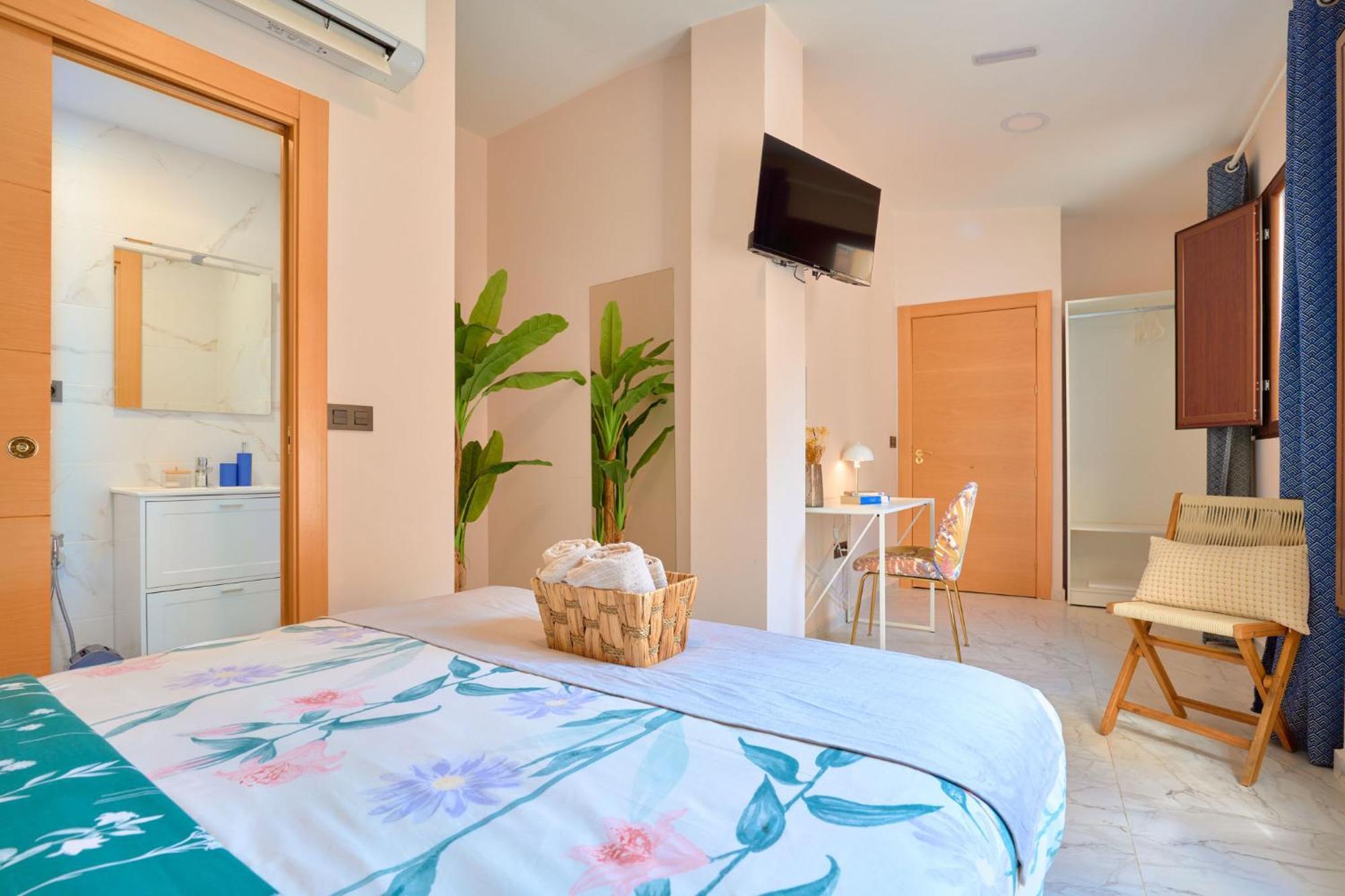Double Room Private Bathroom