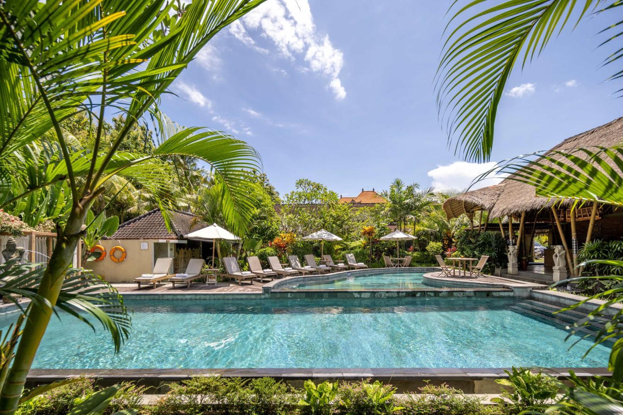 Suite Pool Access