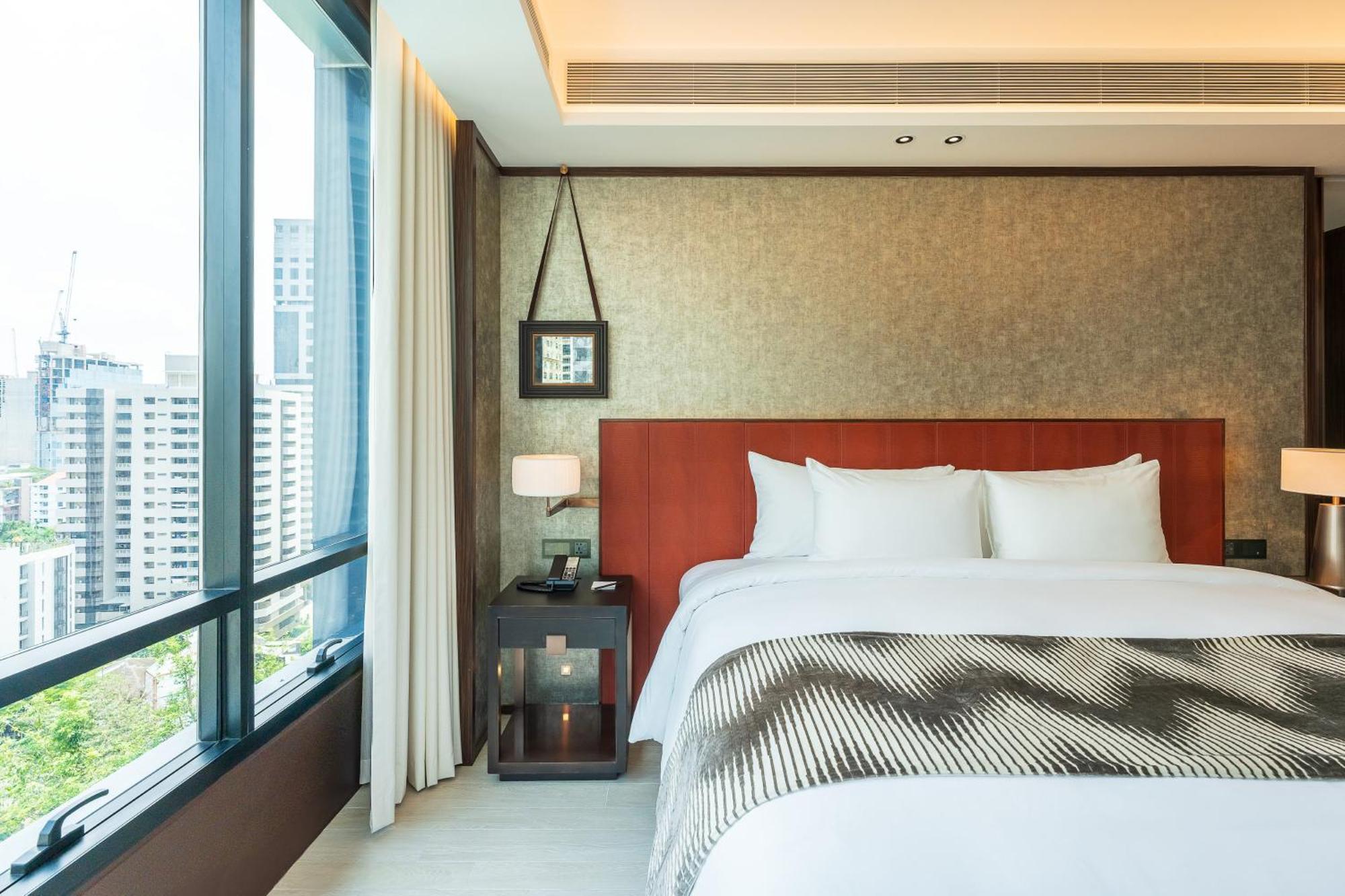 Satin Corner Suite One-Bedroom