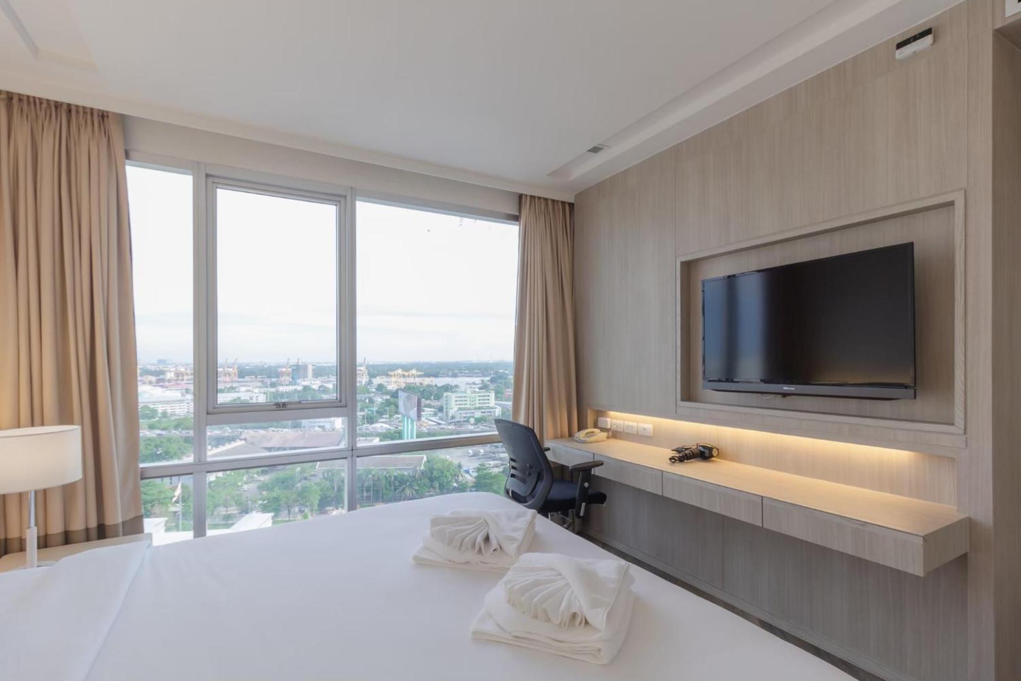 One-Bedroom Suite Jacuzzi