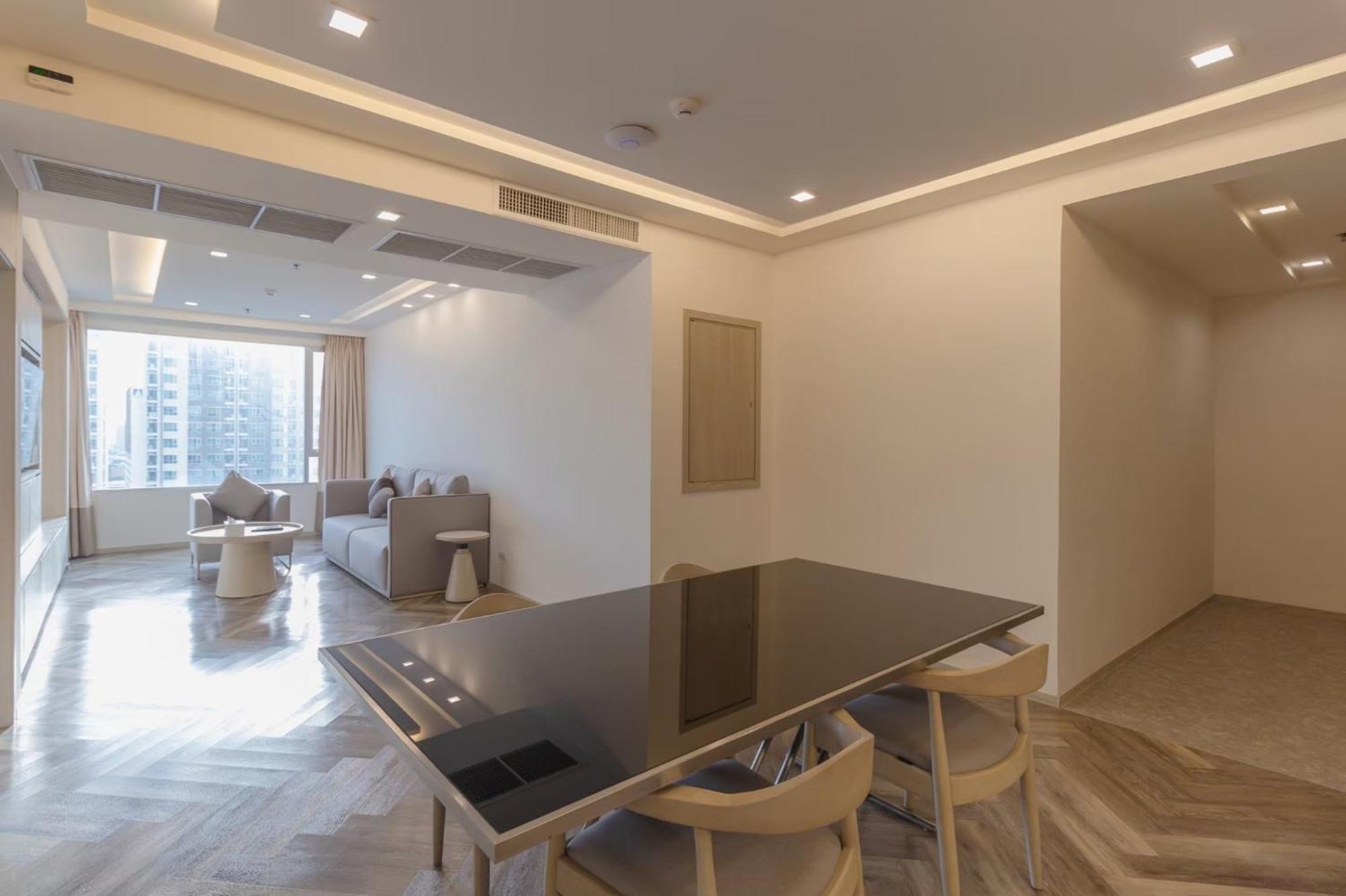 One-Bedroom Suite Jacuzzi