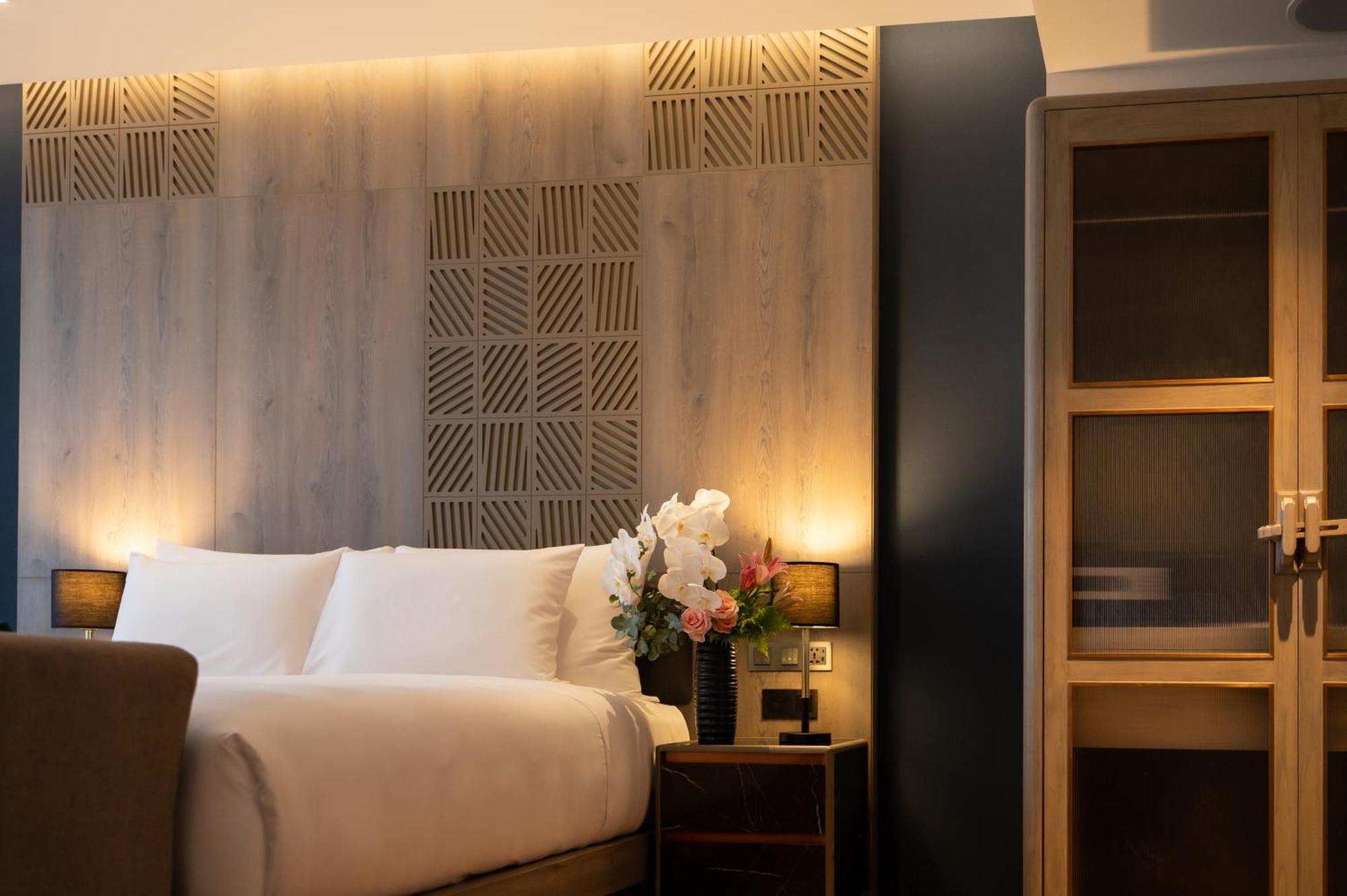 Ratree Superior Corner Room Boat & Tuk Tuk Transfer