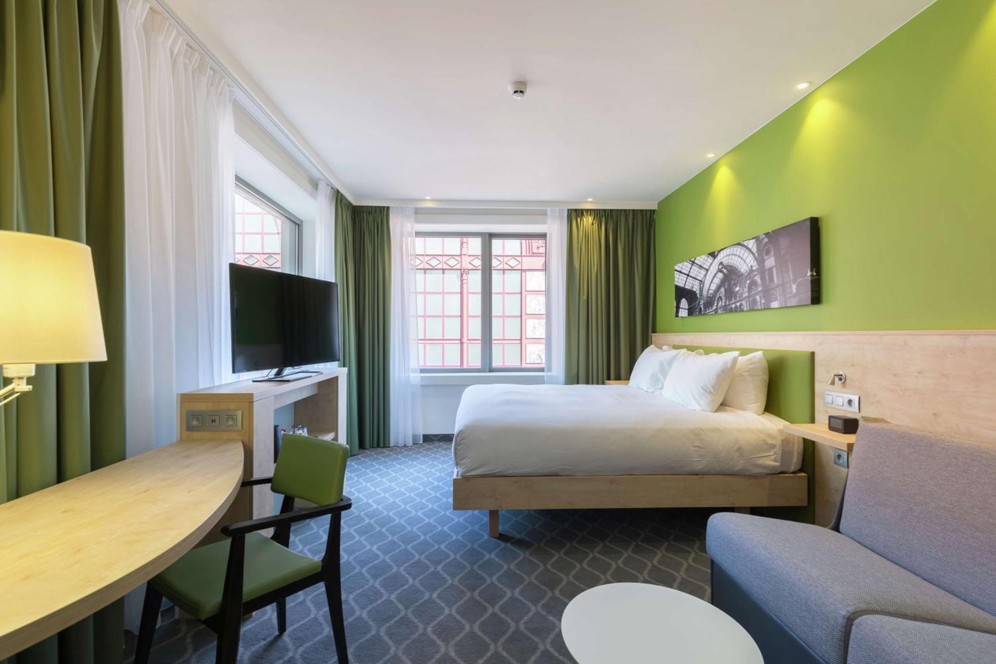 Kamer met Kingsize Bed en Slaapbank