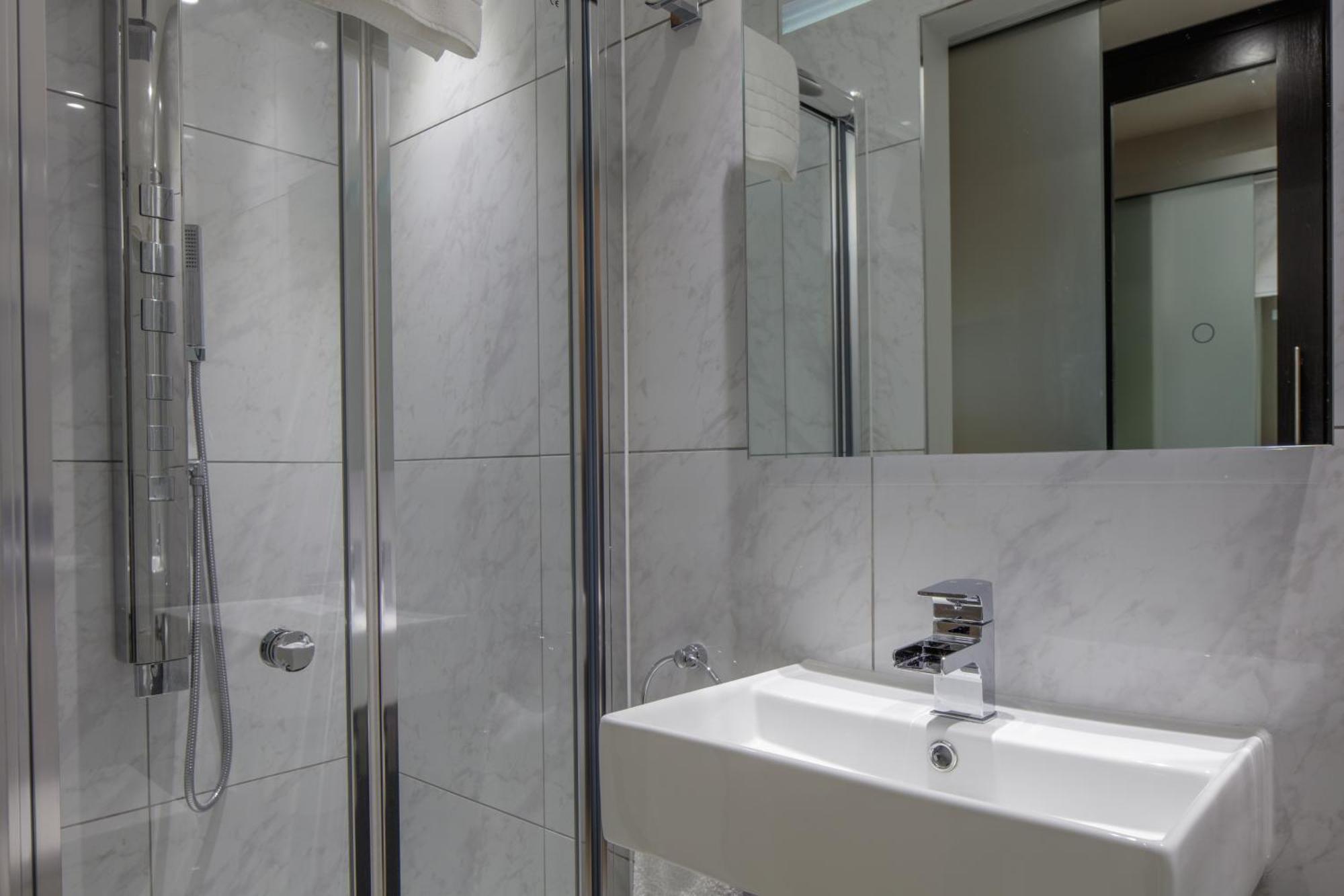Tweepersoonskamer met 2 Aparte Bedden