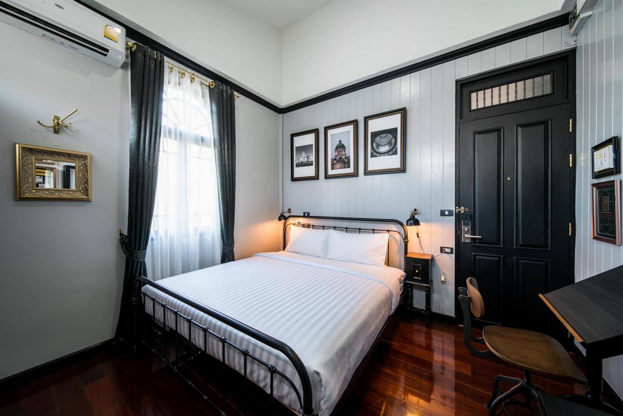 Executive Suite,1548637636:JPEG