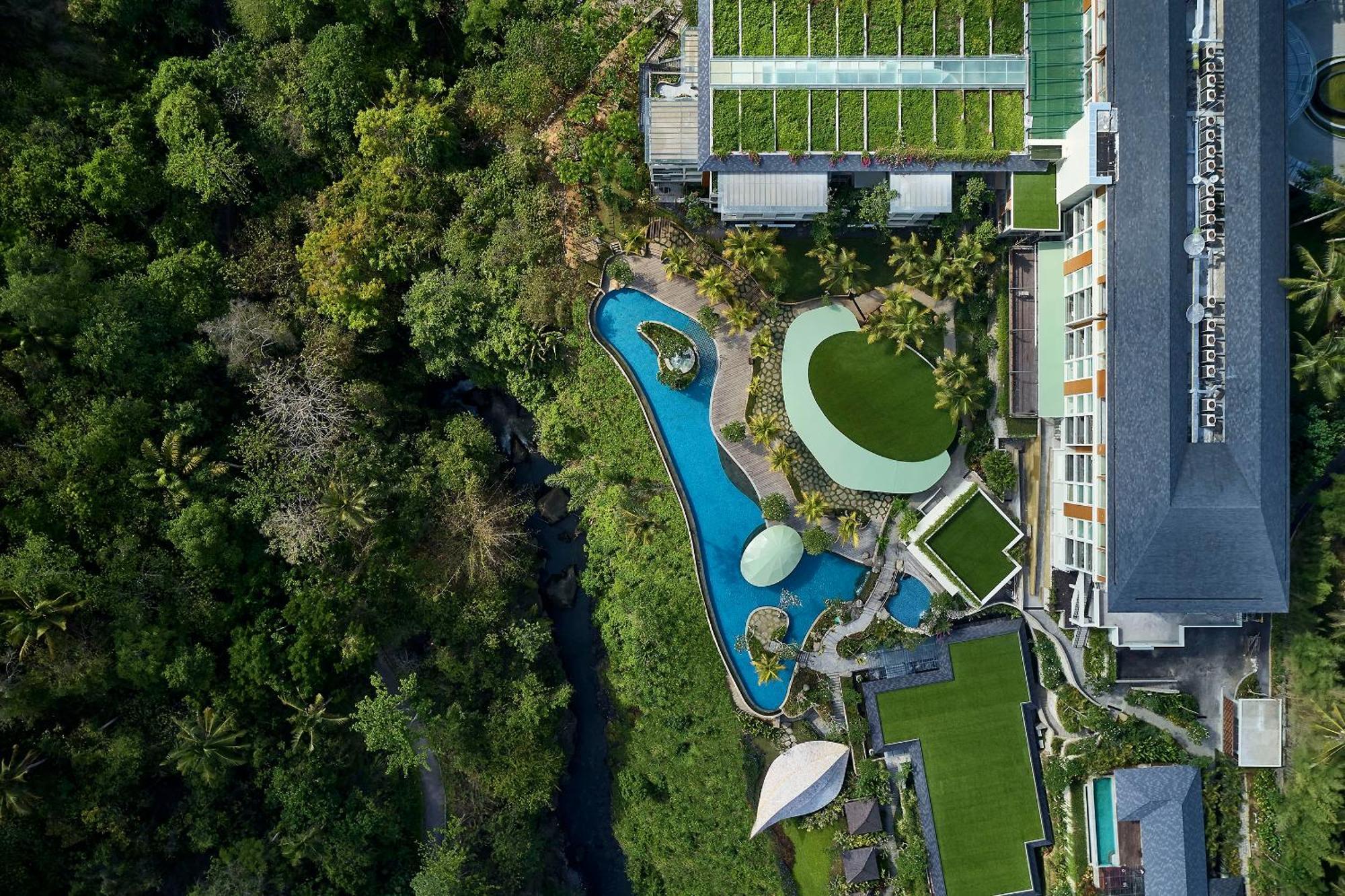 Junior Suite 2 Twin Beds Garden View Balcony Access to the Farm Family Activities Daily Yoga Daily Aquacise 24-Hour Access to the Westin WORKOUT®️ Fitness Studio
