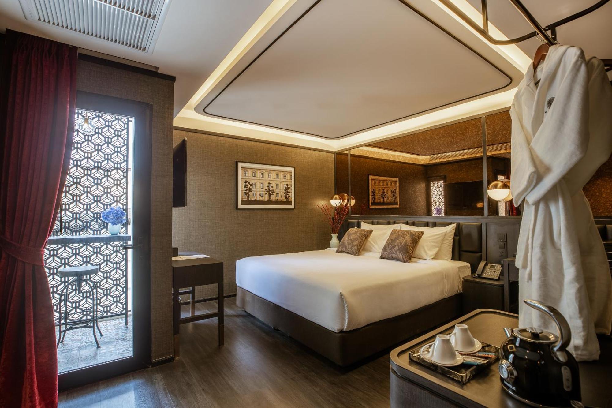 Standard Queen Room