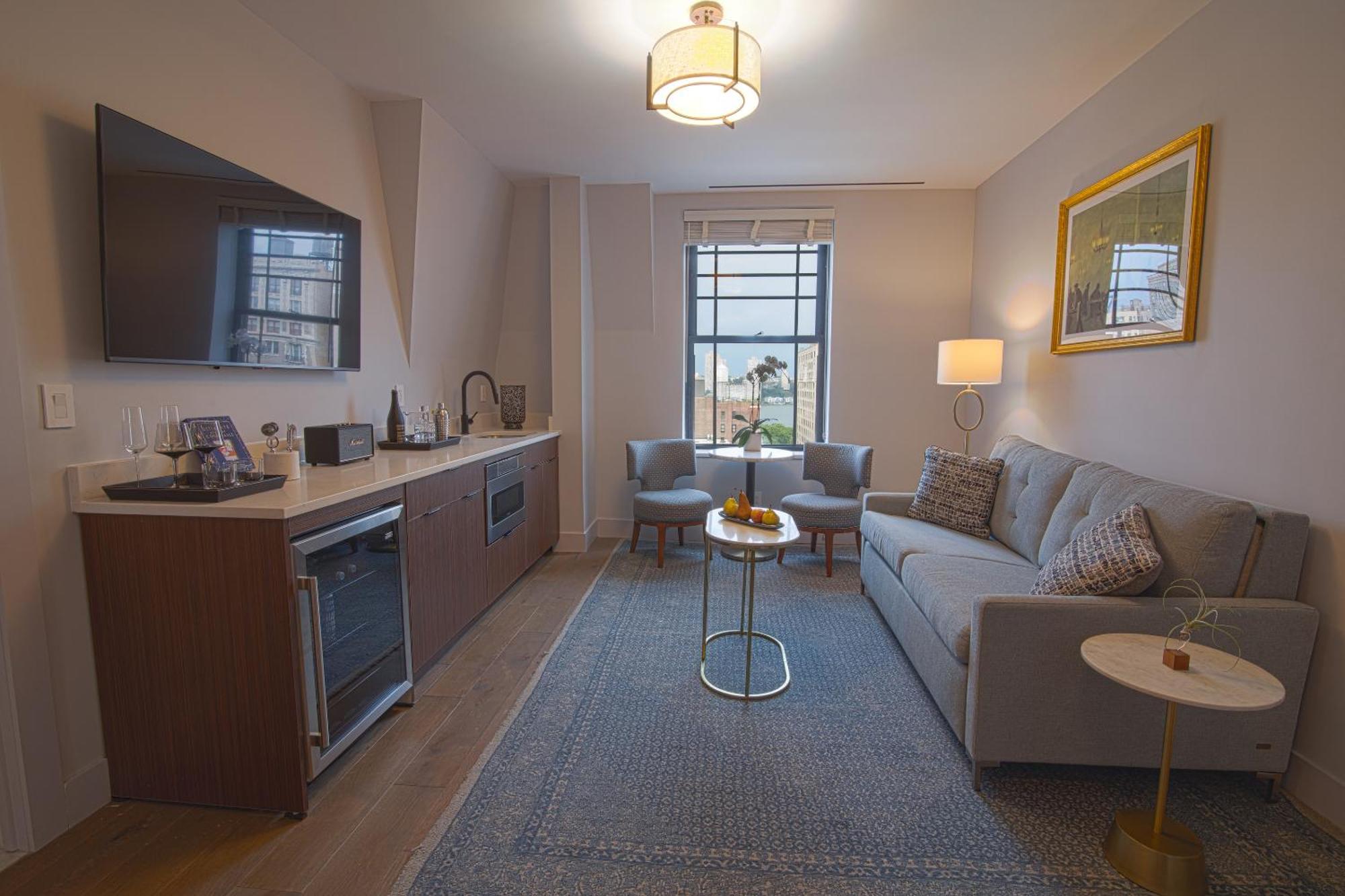 Hudson Suite met 2 Slaapkamers, 1 Kingsize Bed, 2 Tweepersoonsbedden en een Slaapbank