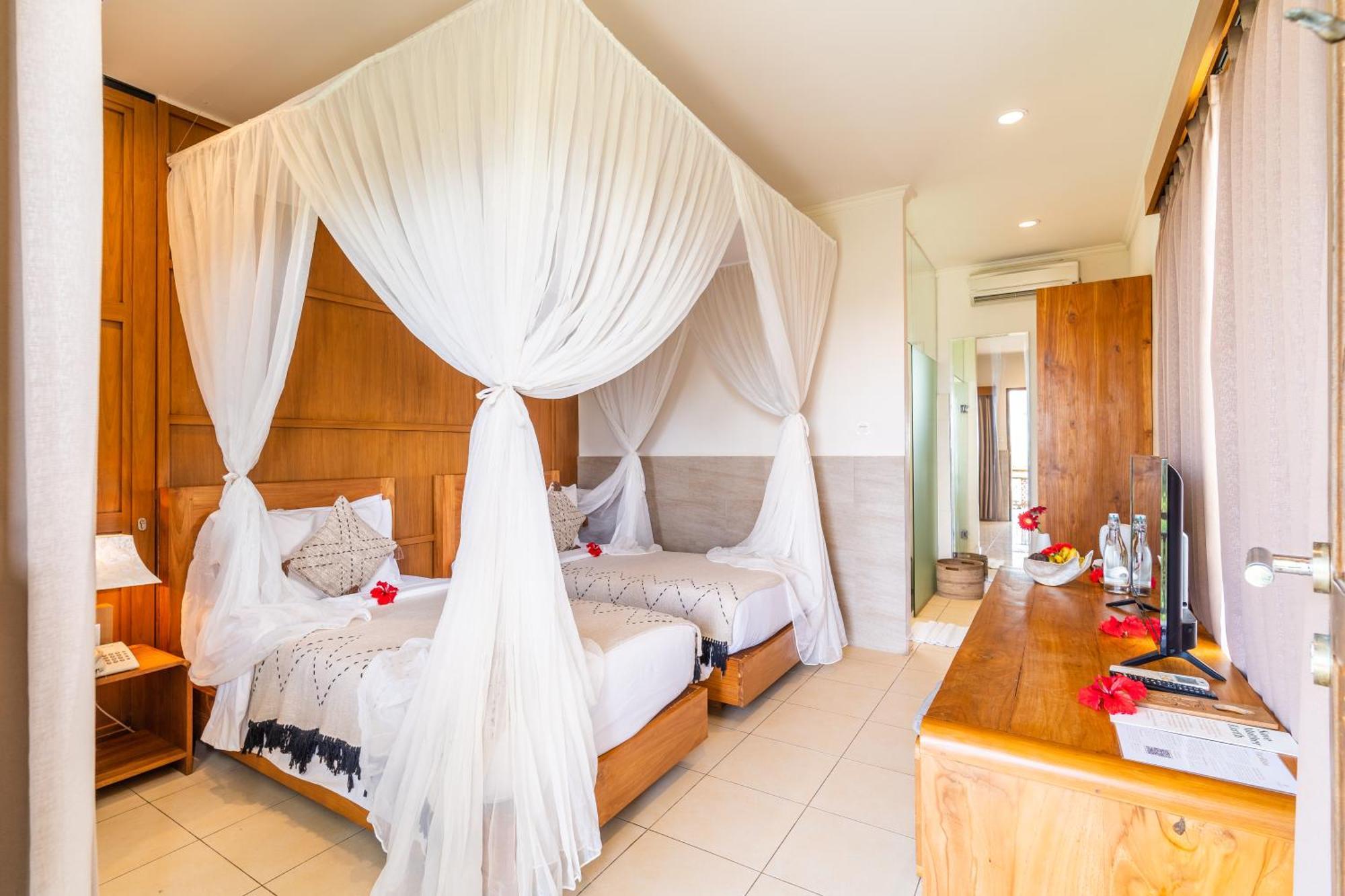 Deluxe Double or Twin Room Benefit