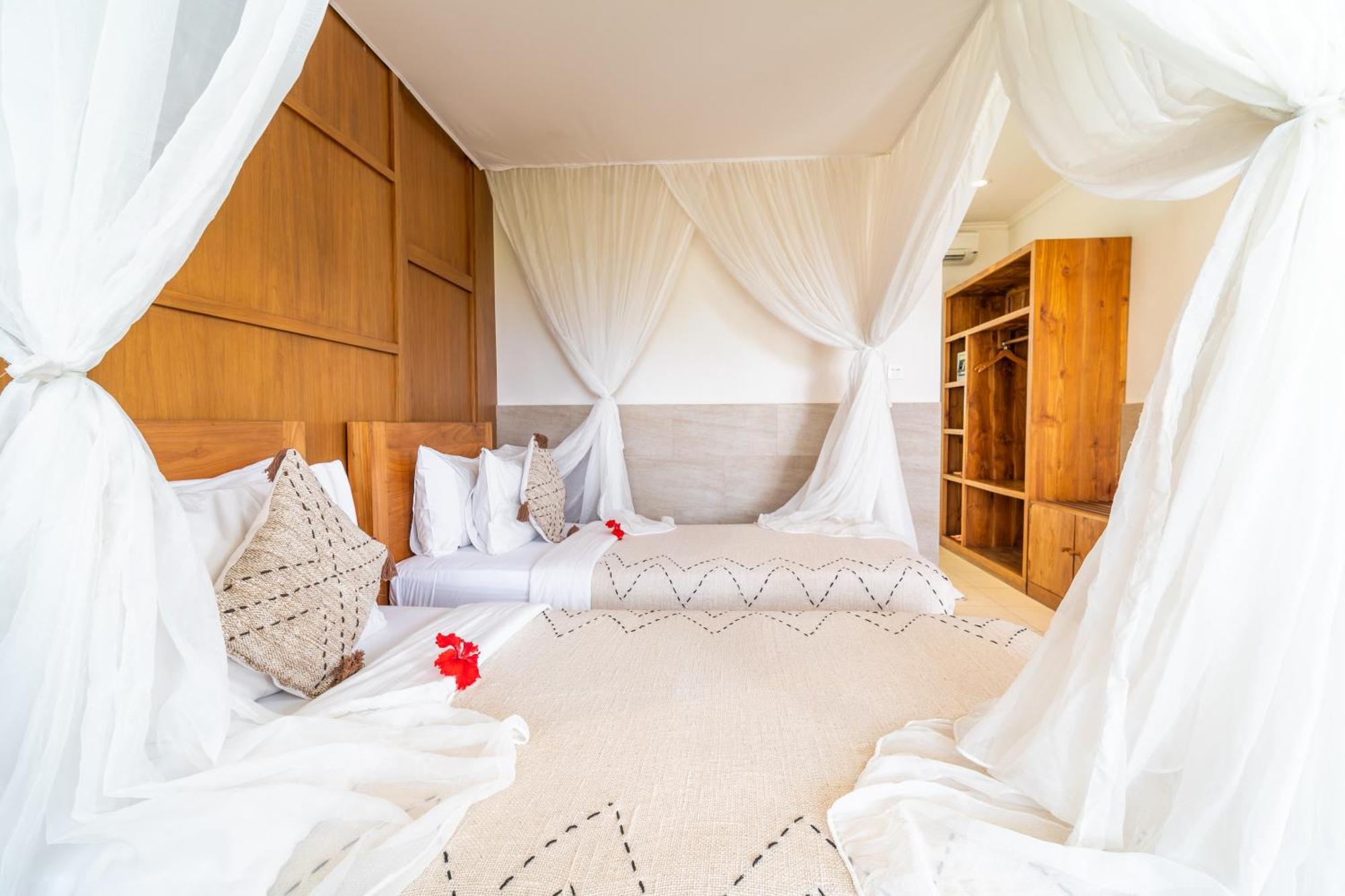 Deluxe Double or Twin Room Benefit