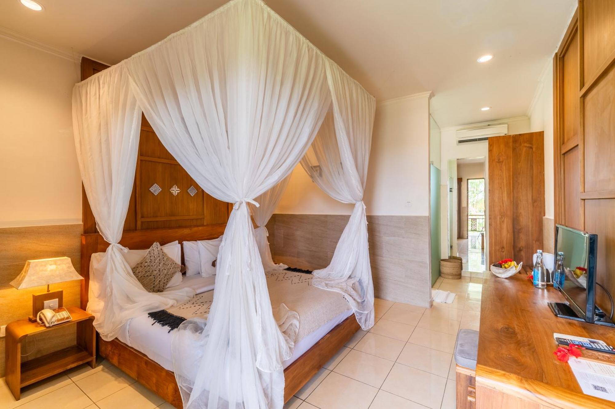 Deluxe Double or Twin Room Benefit