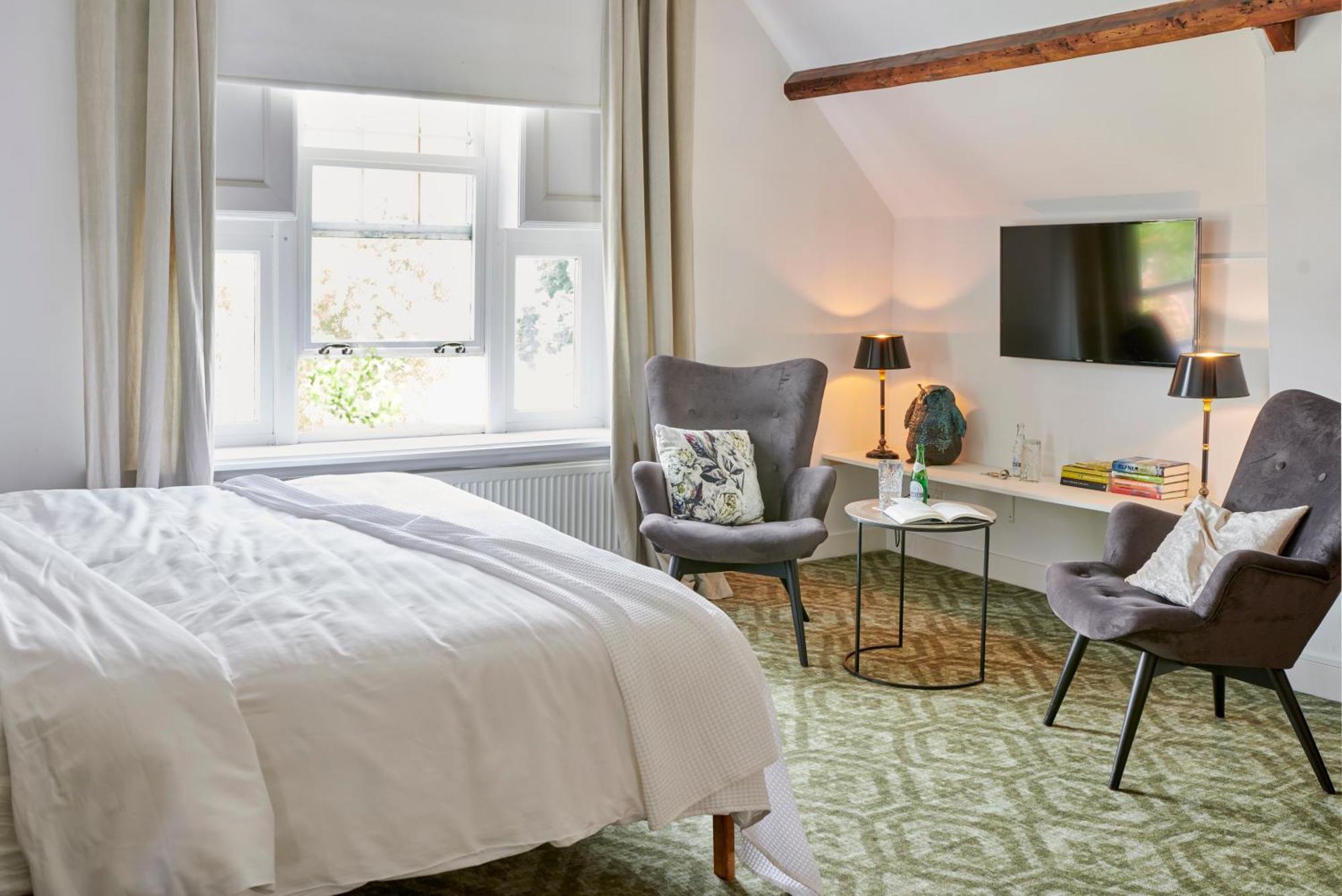 Deluxe Double Room Bath