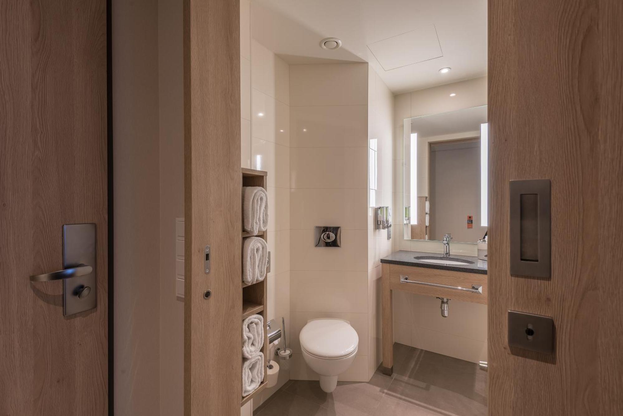 Kamer met Queensize Bed en Slaapbank