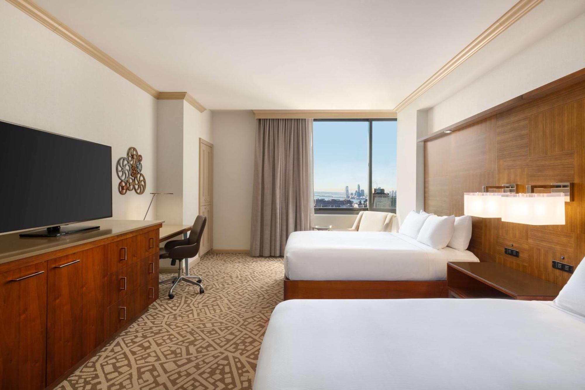 Deluxe Queen Room with Two Queen Beds and Street View - High Floor