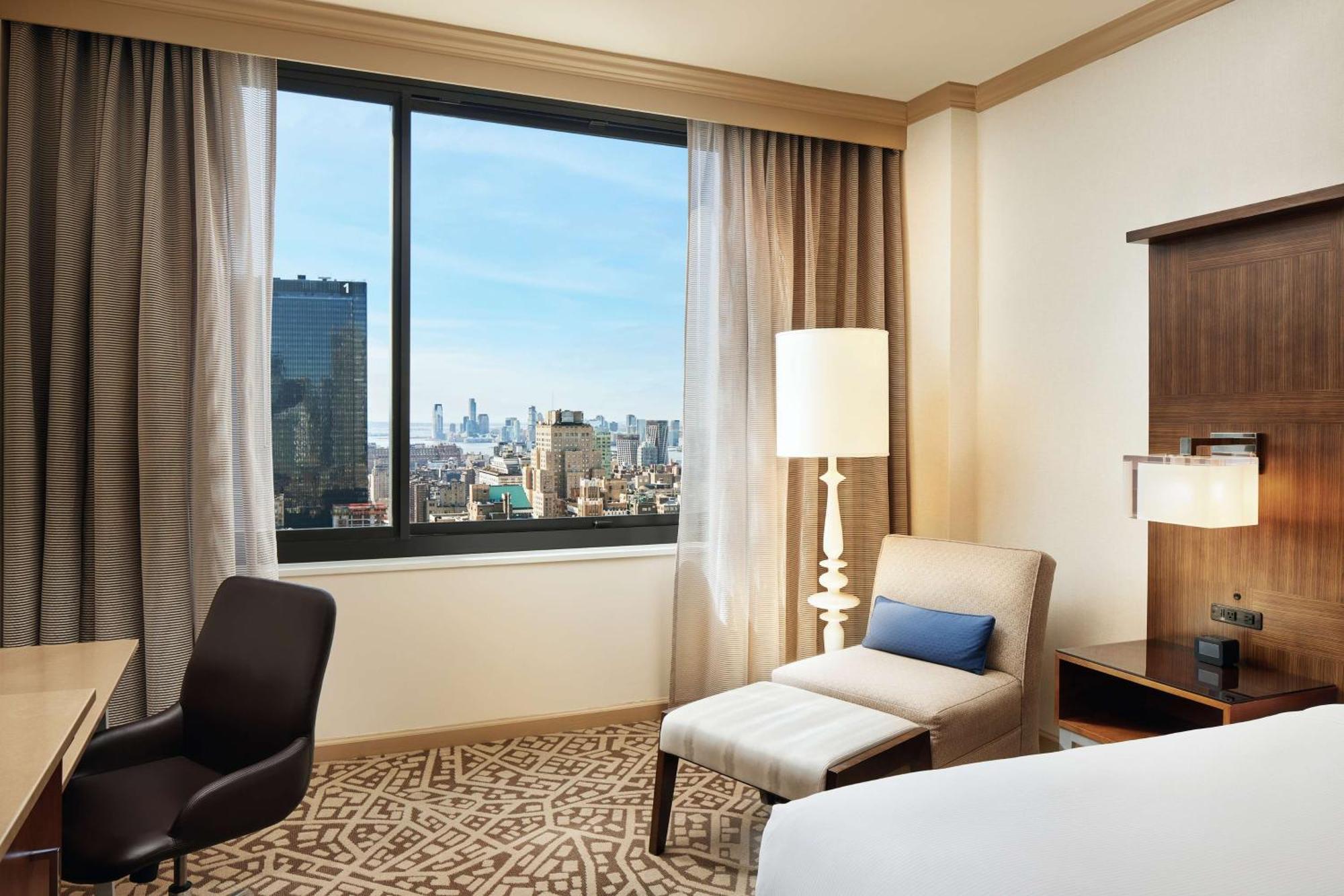 King Corner Studio Suite with Sofa Bed and View