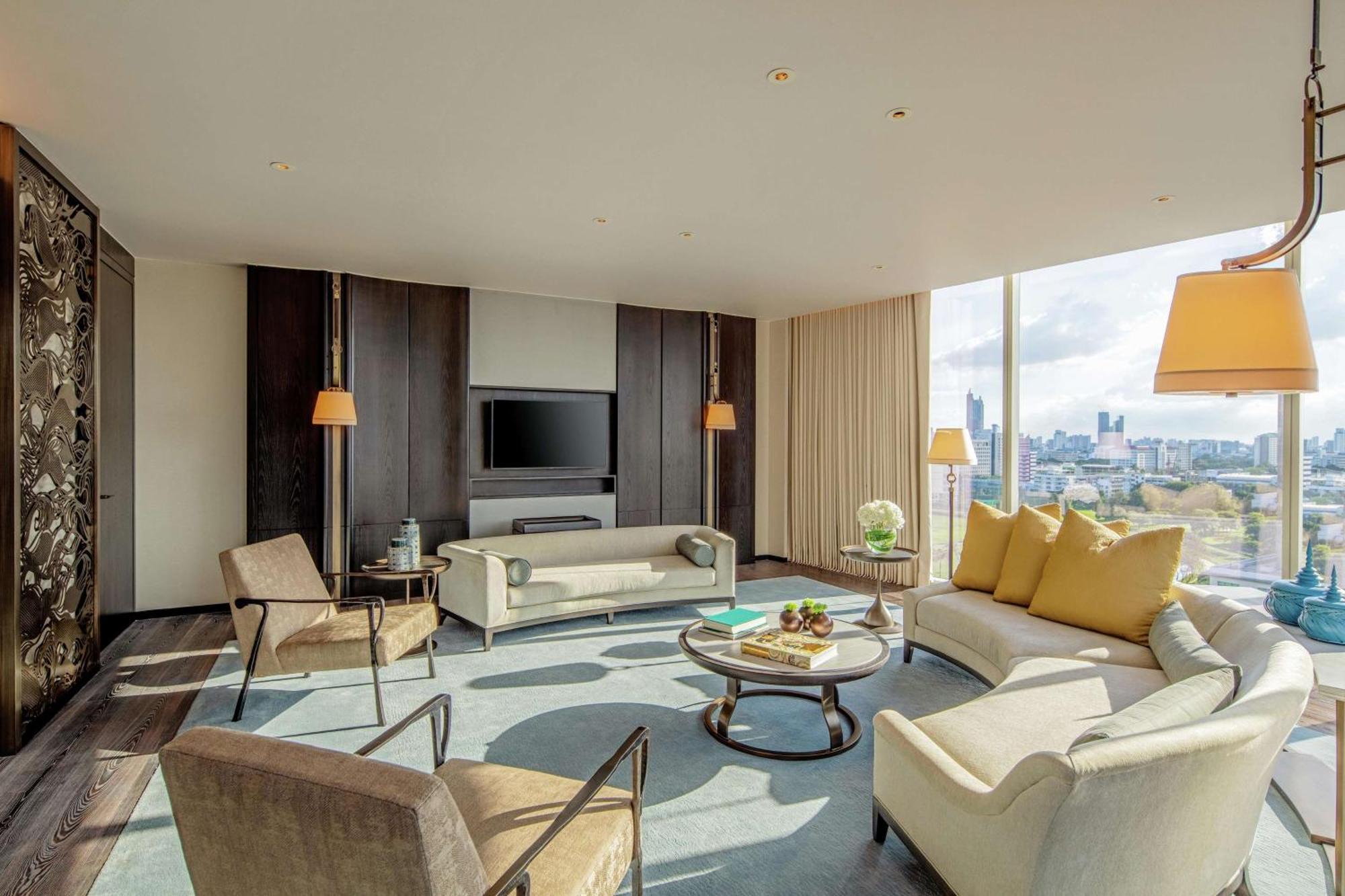One-Bedroom King Suite