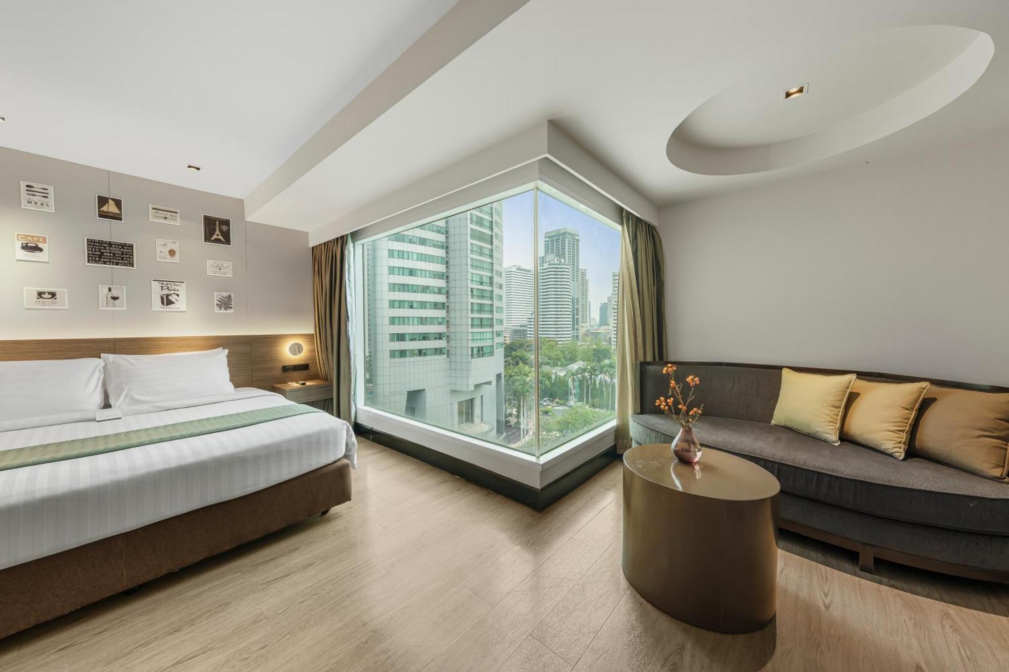 Grand Deluxe King Room