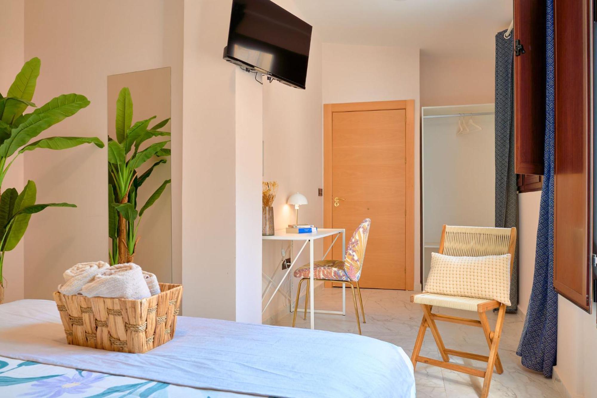 Double Room Private Bathroom