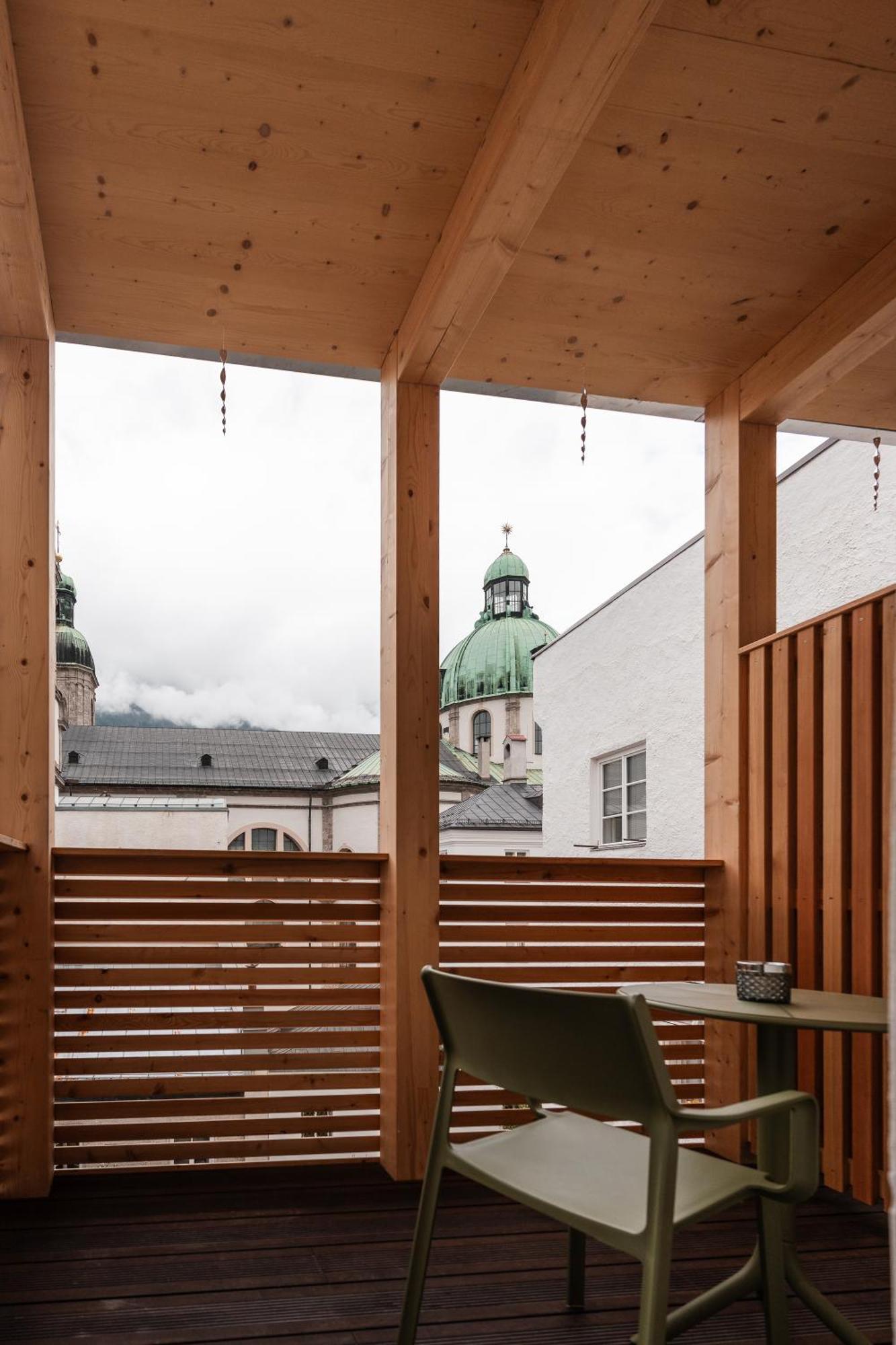 Studio Balcony