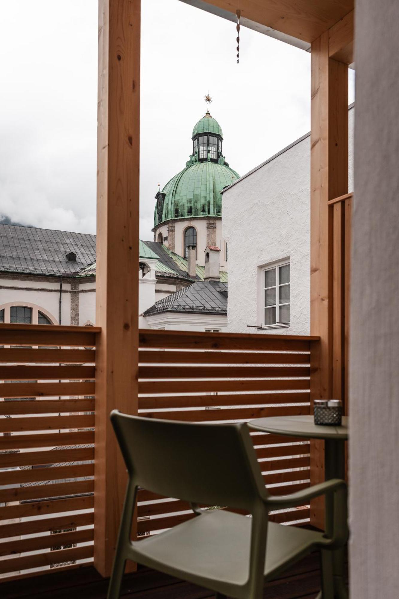 Studio Balcony