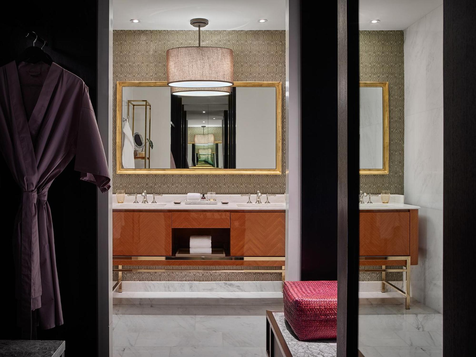 Manor Suite King Room