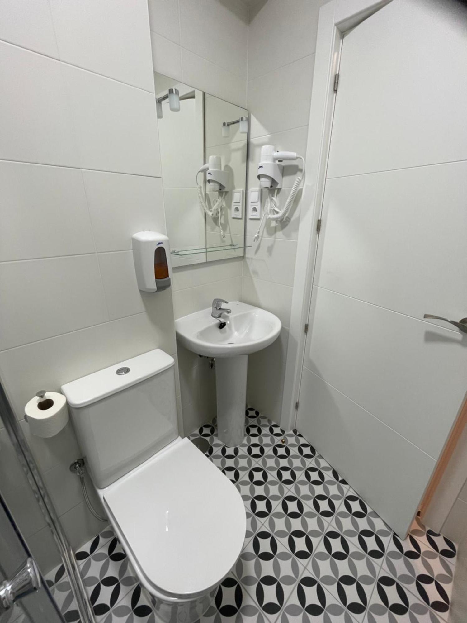 Single Room Private Bathroom
