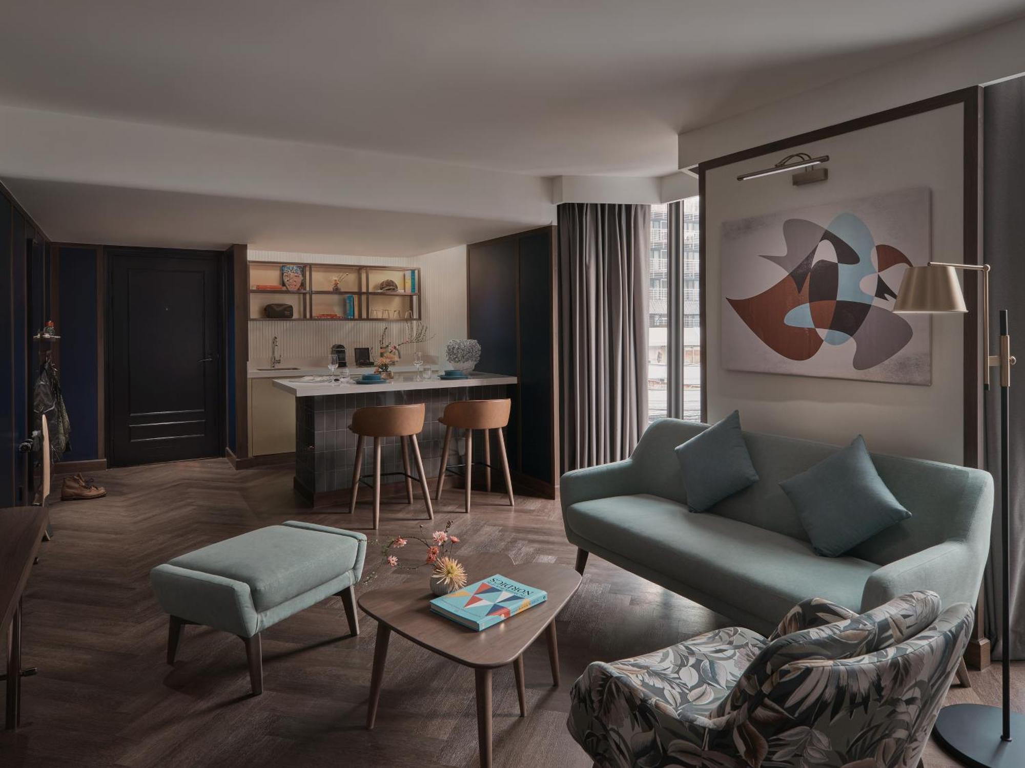 One-Bedroom King Suite