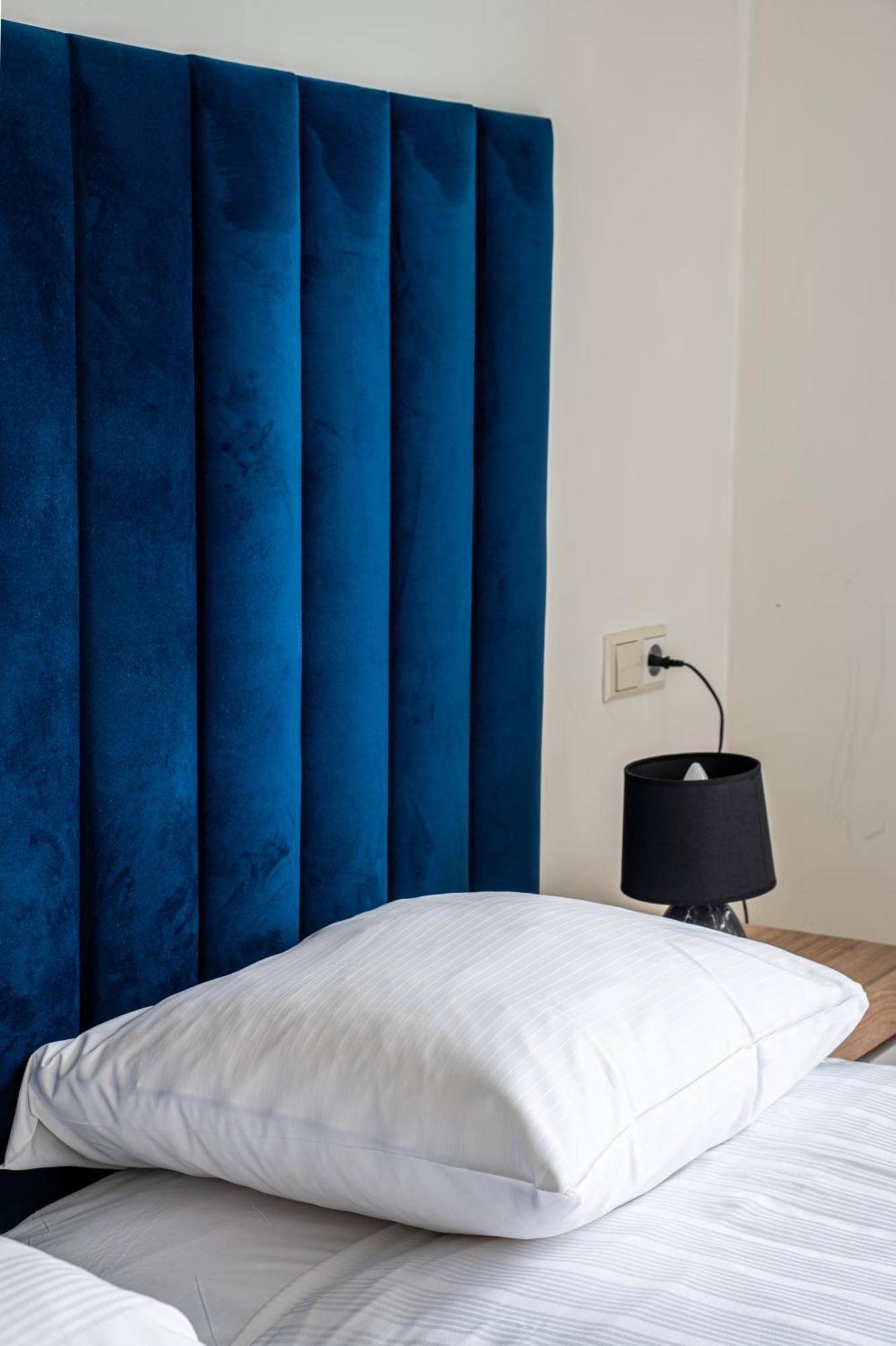 Standaard Tweepersoonskamer met 2 Aparte Bedden en Eigen Badkamer